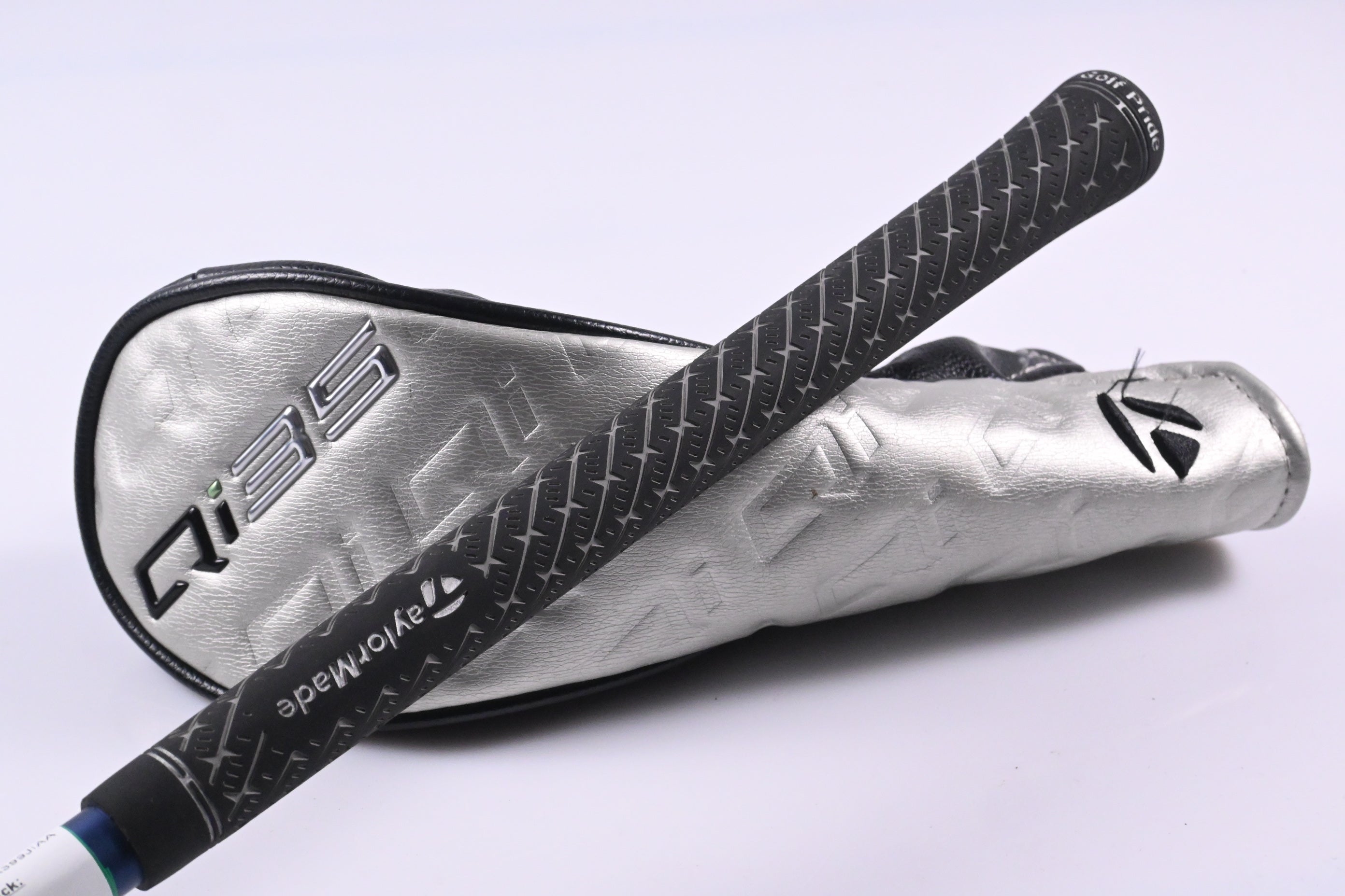 Taylormade Qi35 #4 Hybrid / 22 Degree / Regular Flex Fujikura Ventus Blue 6