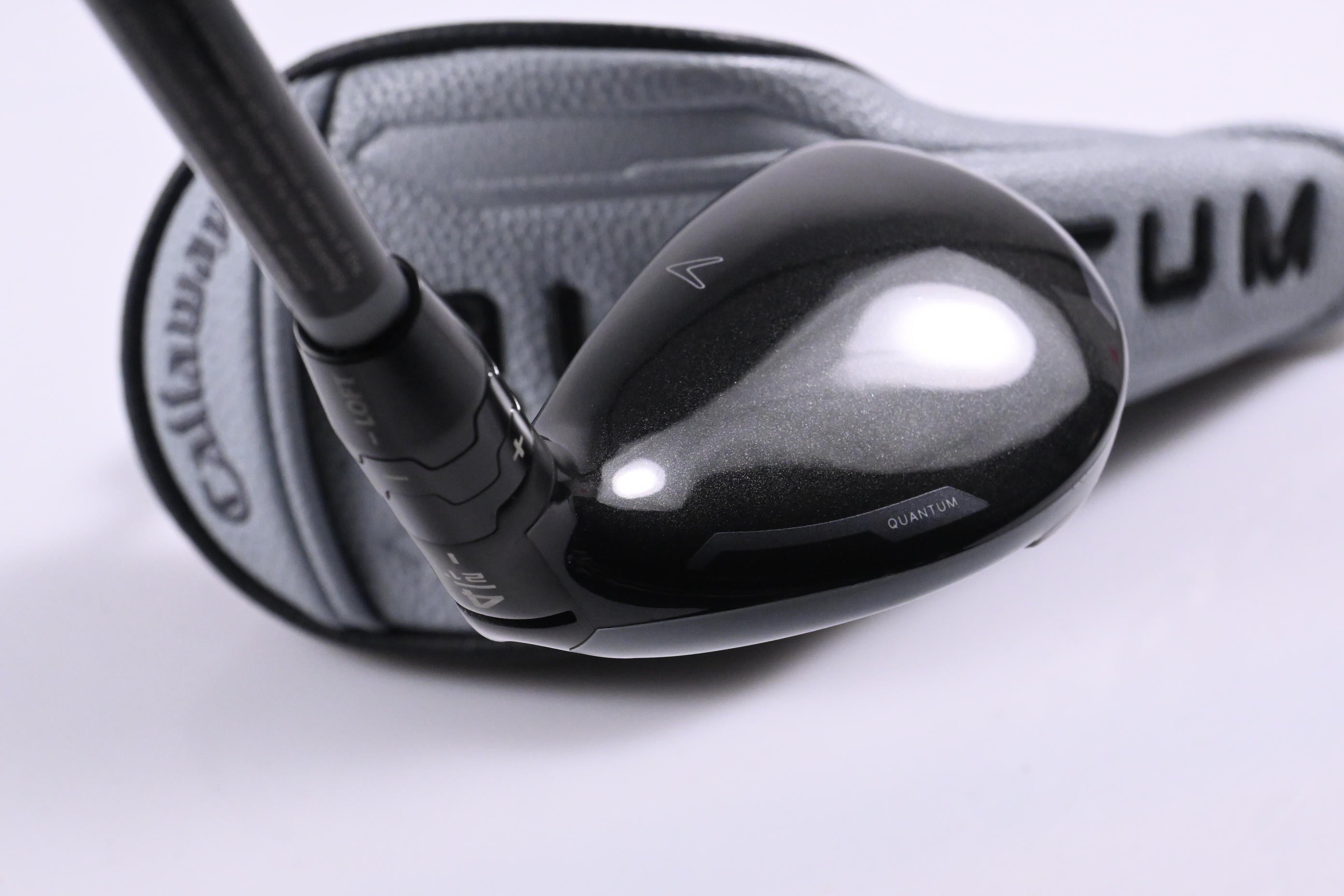 Callaway Quantum Max #4 Hybrid / 21 Degree / Regular Flex Denali Silver 60 Shaft