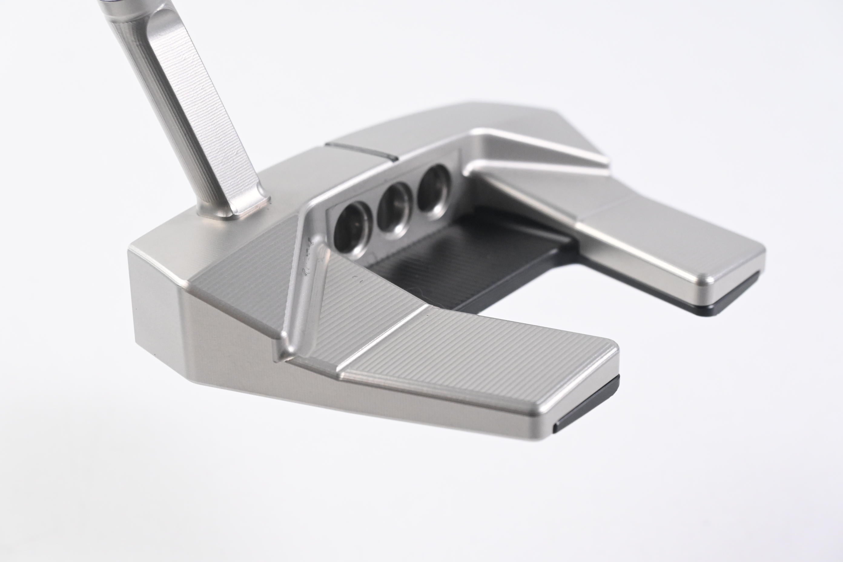 Scotty Cameron 2026 Phantom 5.5 Putter / 33 Inch