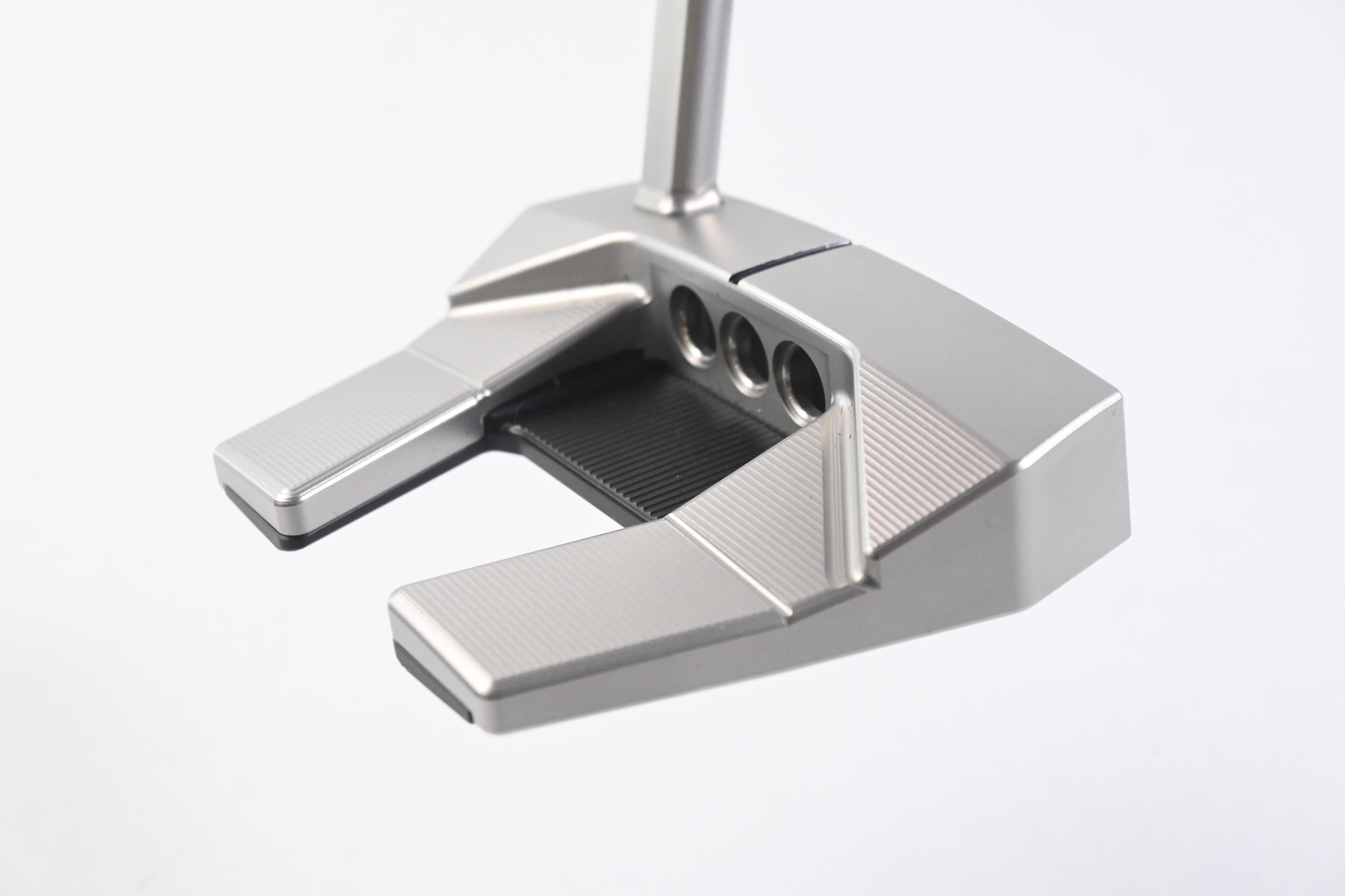 Scotty Cameron 2026 Phantom 5.5 Putter / 33 Inch