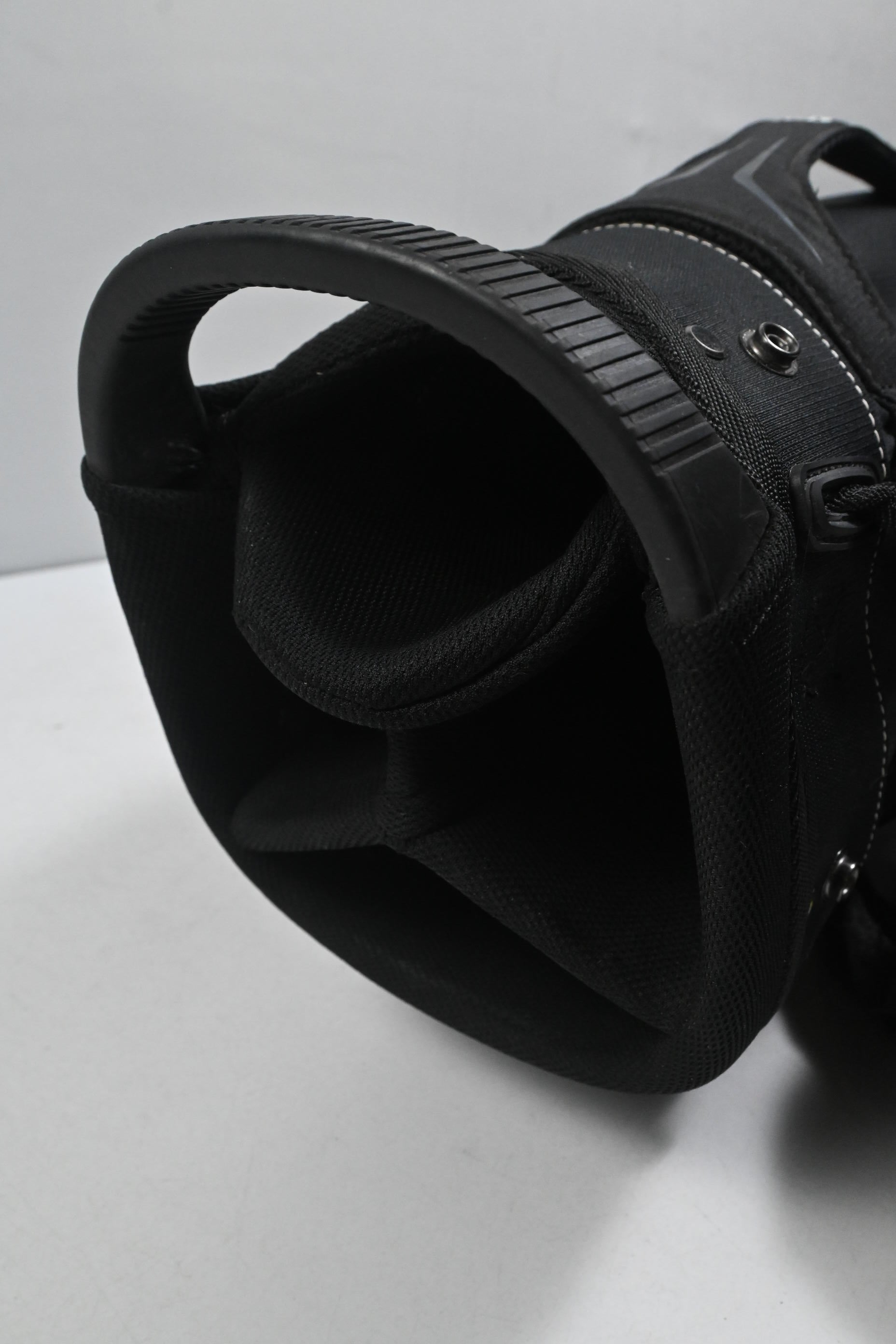 Inesis Stand Bag / 4-Way Divider / Black & Grey