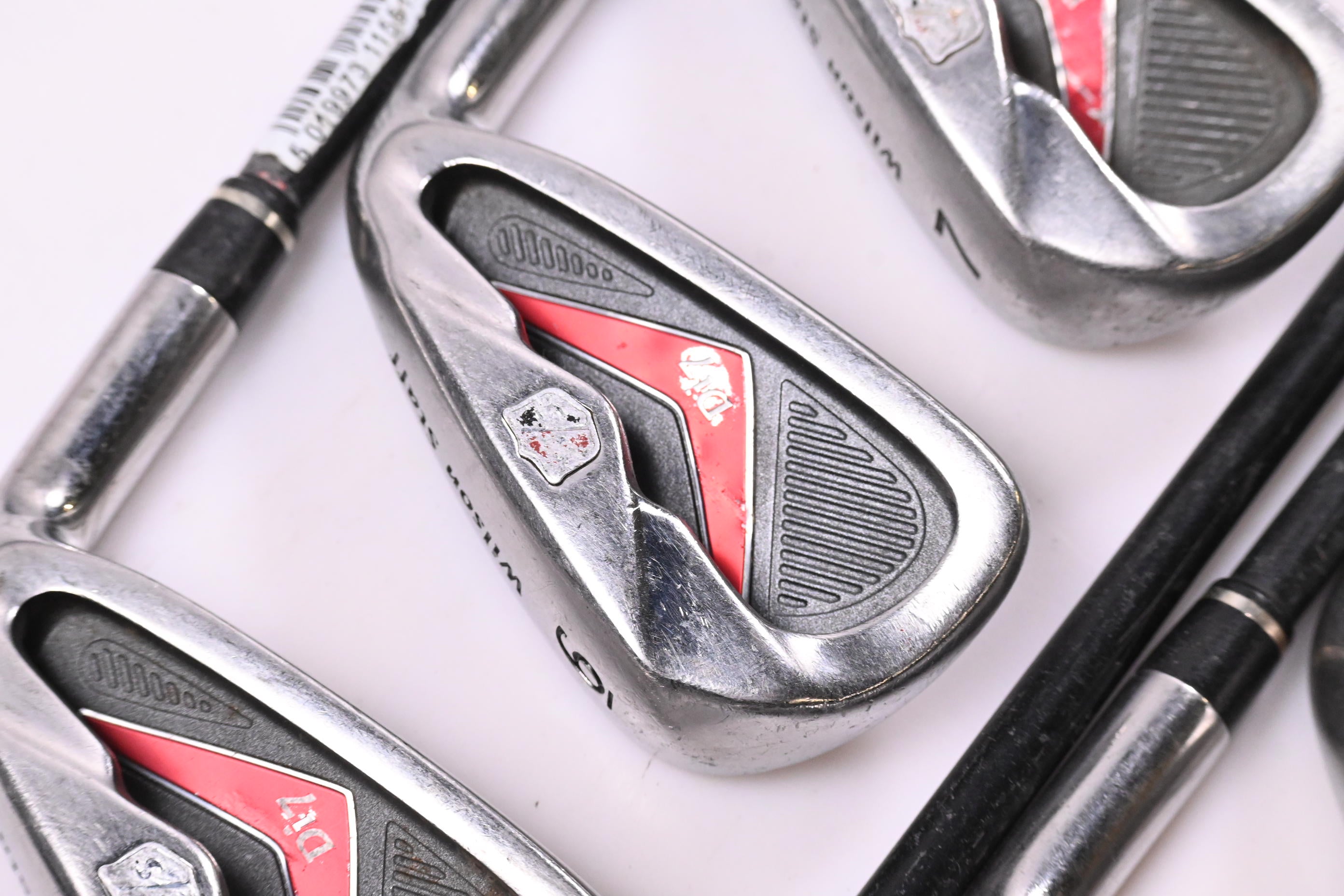 Wilson Staff Di7 Irons / 5-PW+SW / Regular Flex UST Proforce V2 Shafts