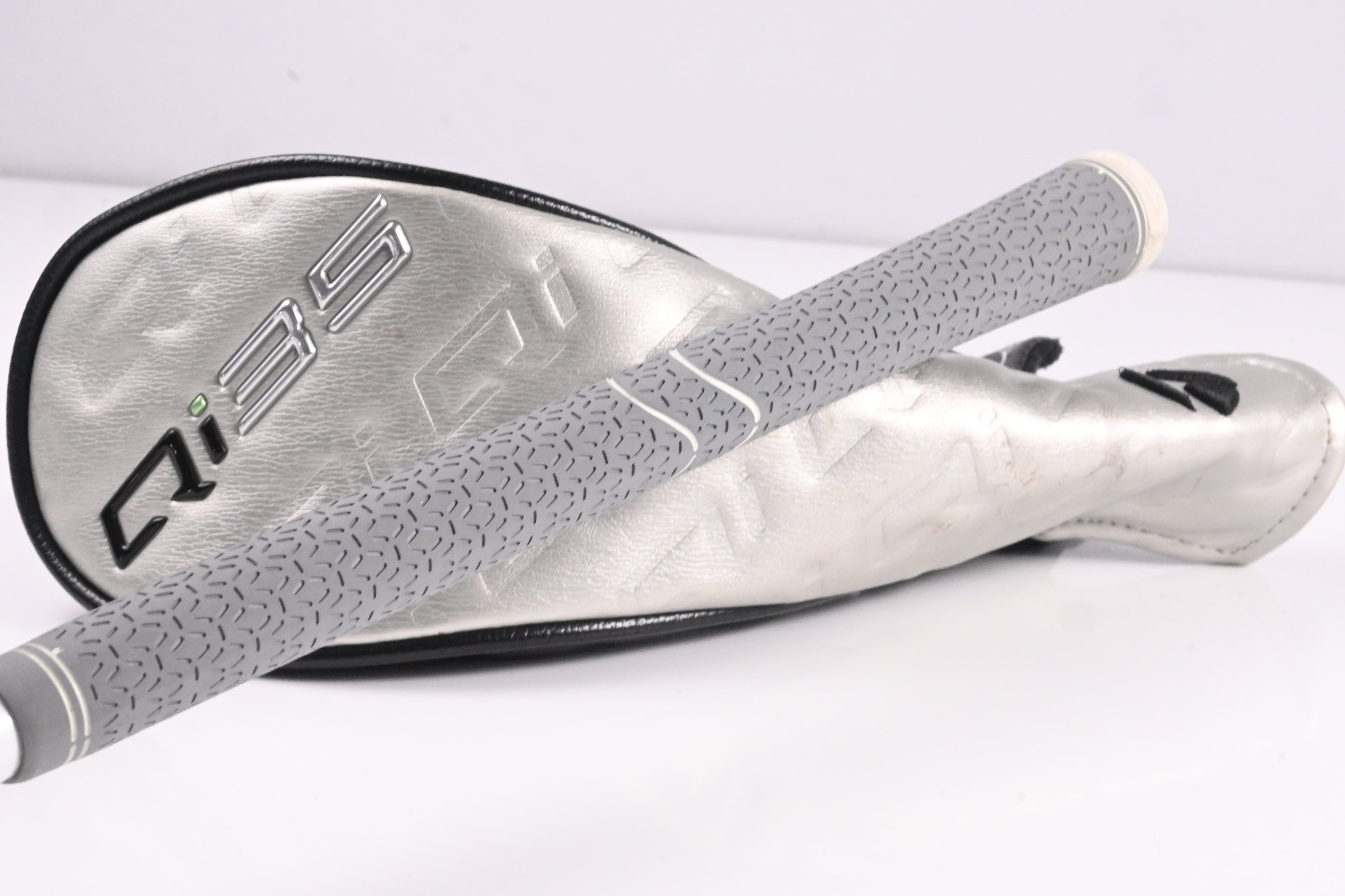 Ladies Taylormade Qi35 Max Lite #5 Hybrid / 27 Degree / Ladies Flex Fujikura 40