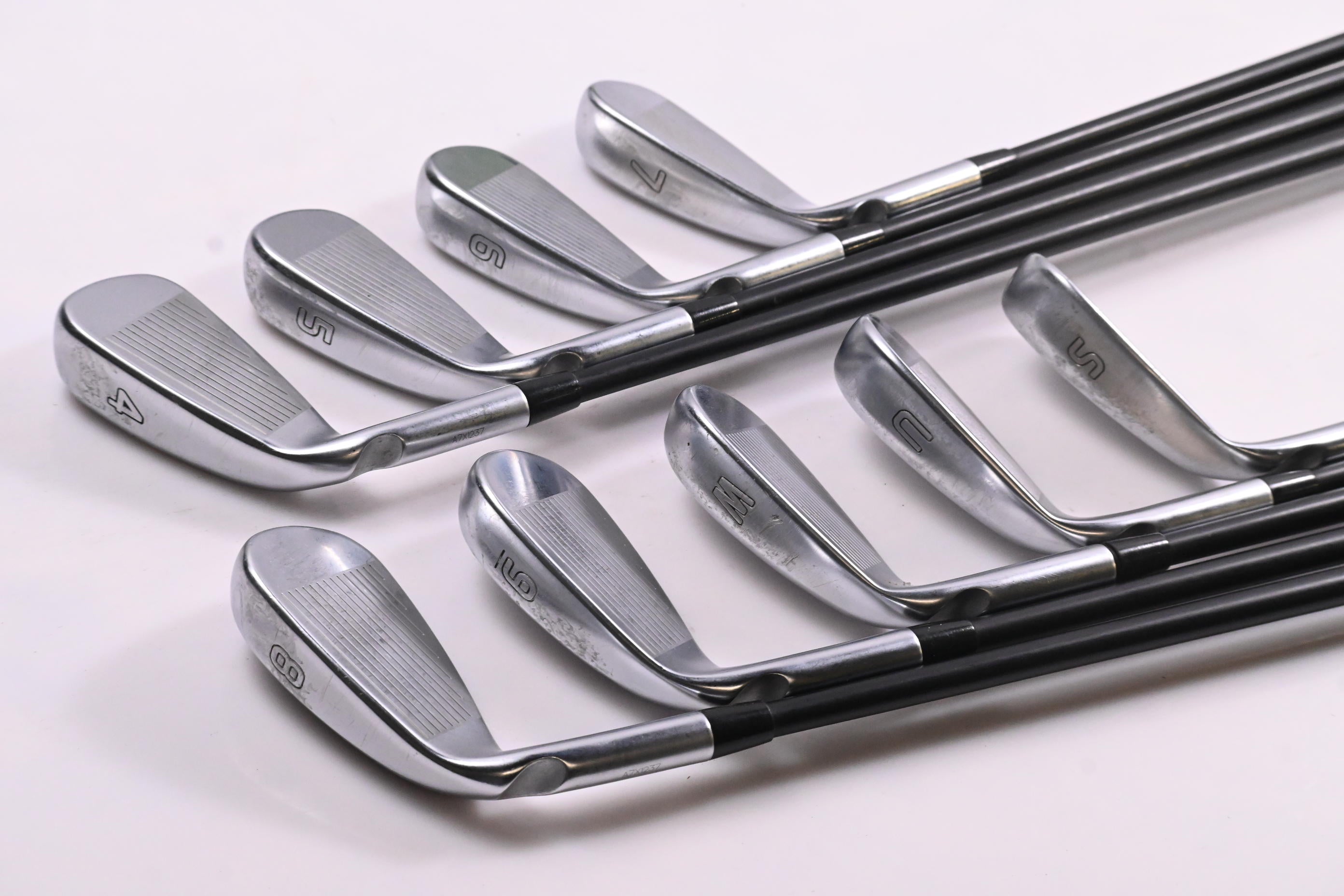 Ping G700 Irons / 4-PW+GW+SW / Blue Dot / Regular Flex Ping Alta CB Shafts