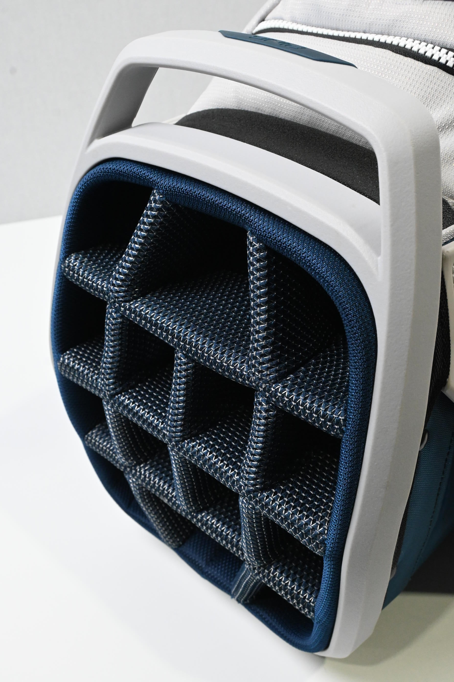 Ping Traverse Cart Bag / 14-Way / White, Blue, Gold