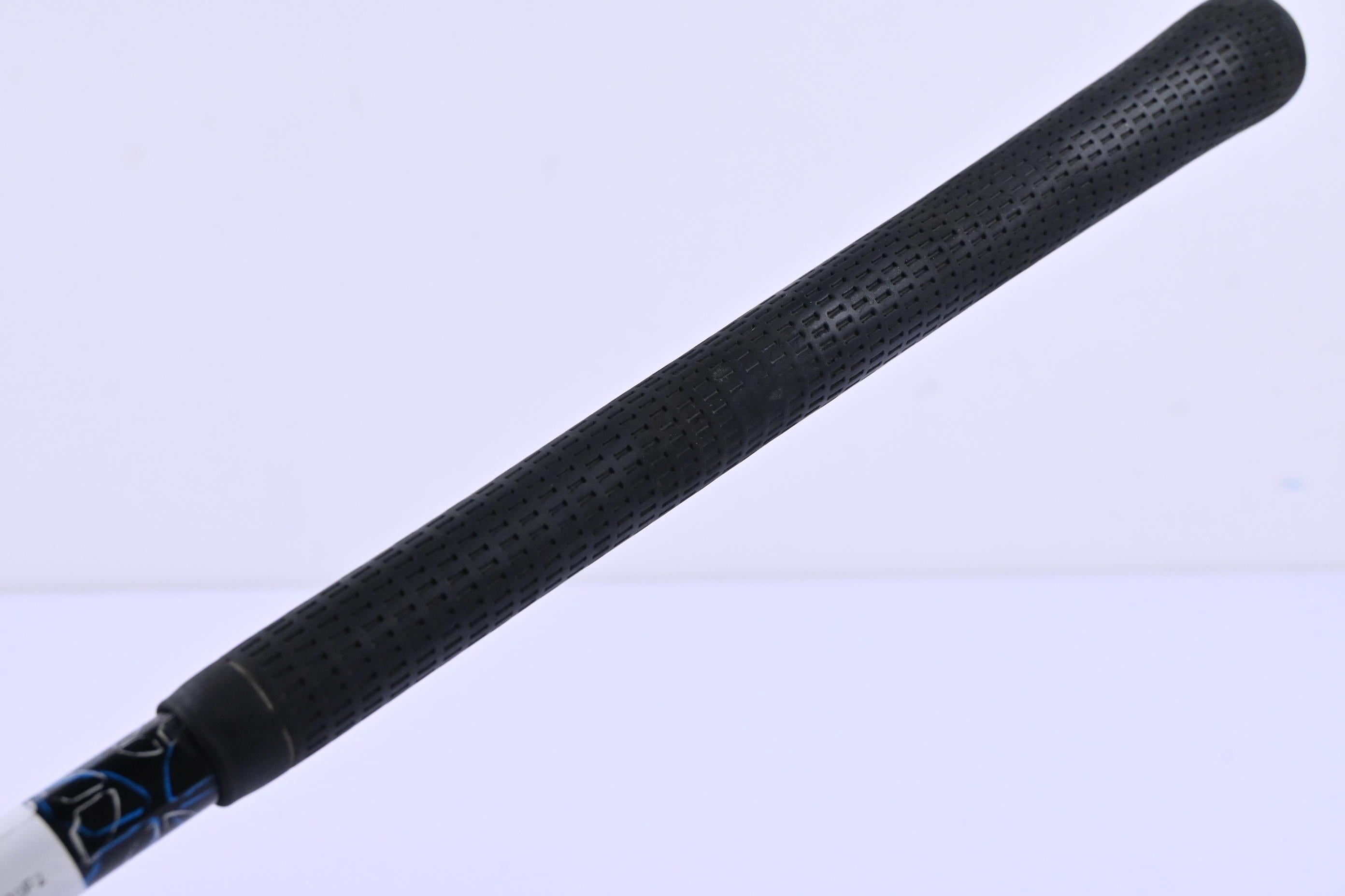 Taylormade R9 Driver / 10.5 Degree / Regular Flex Fit-On Max 60 Shaft