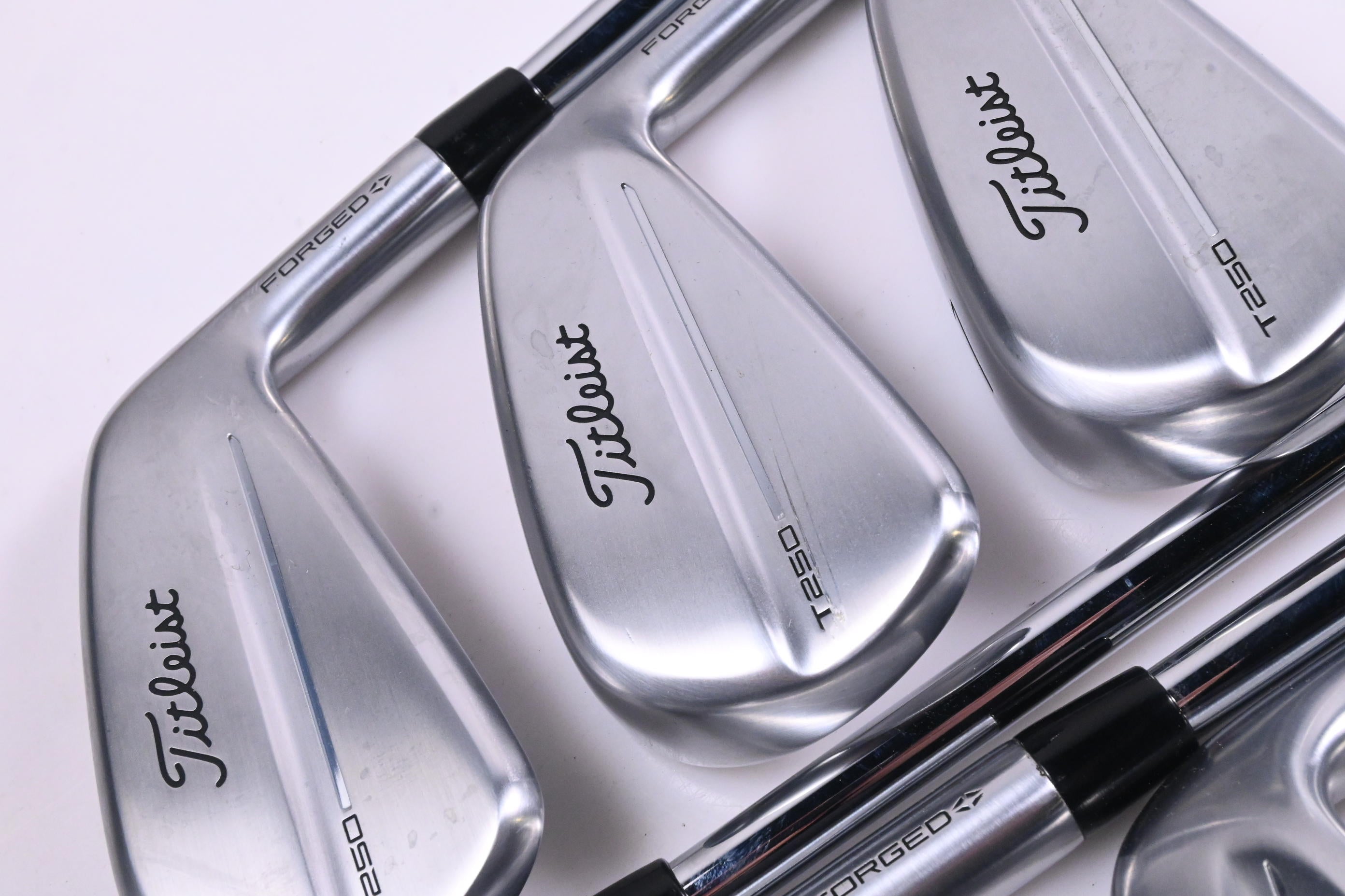 Titleist T250 2025 Irons / 5-PW+48° / Stiff Flex AMT Red Shafts