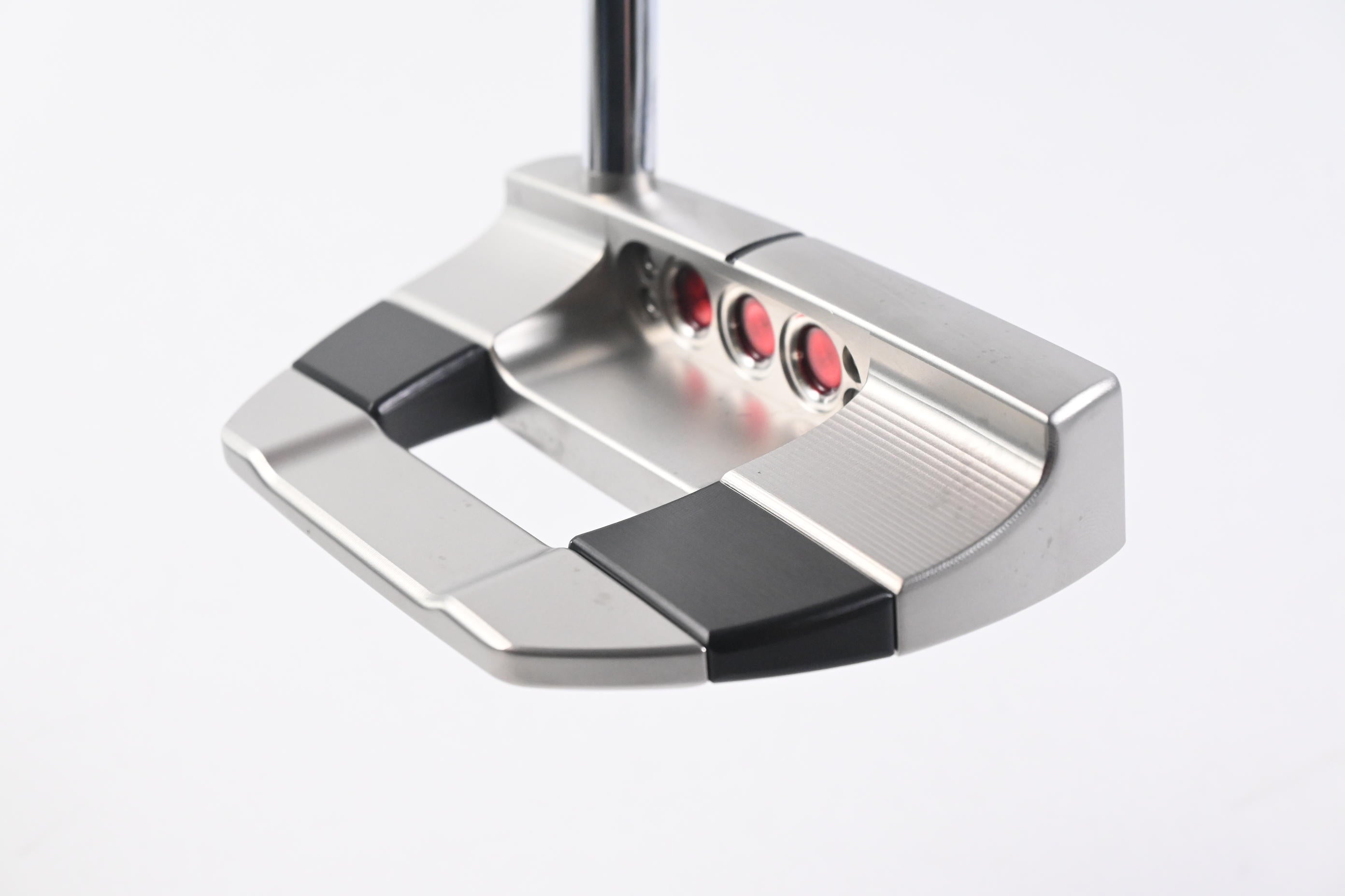 Scotty Cameron 2025 Studio Style Fastback Putter / 33 Inch