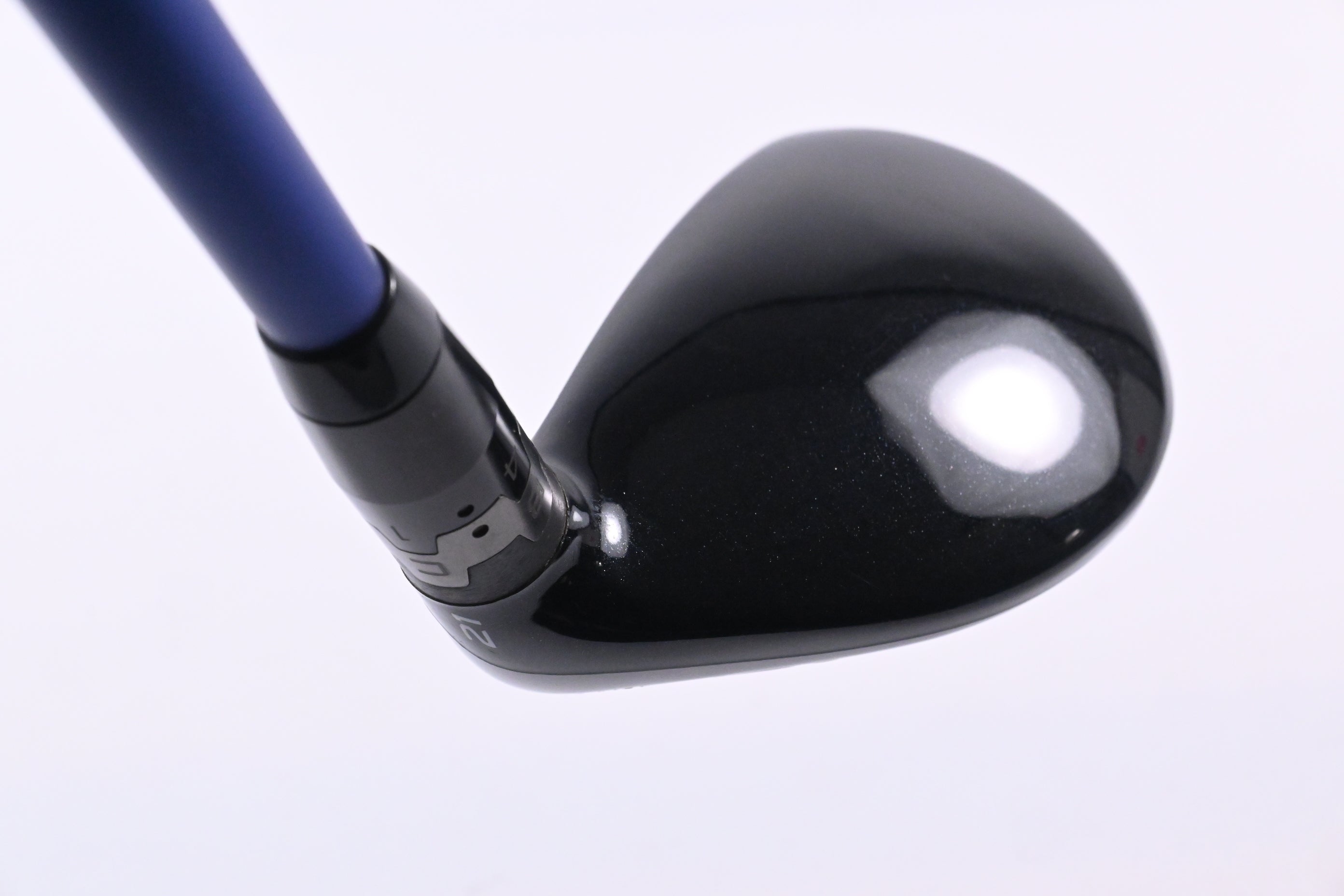 Titleist 915H #3 Hybrid / 21 Degree / Stiff Flex Diamana S+ 82 Shaft