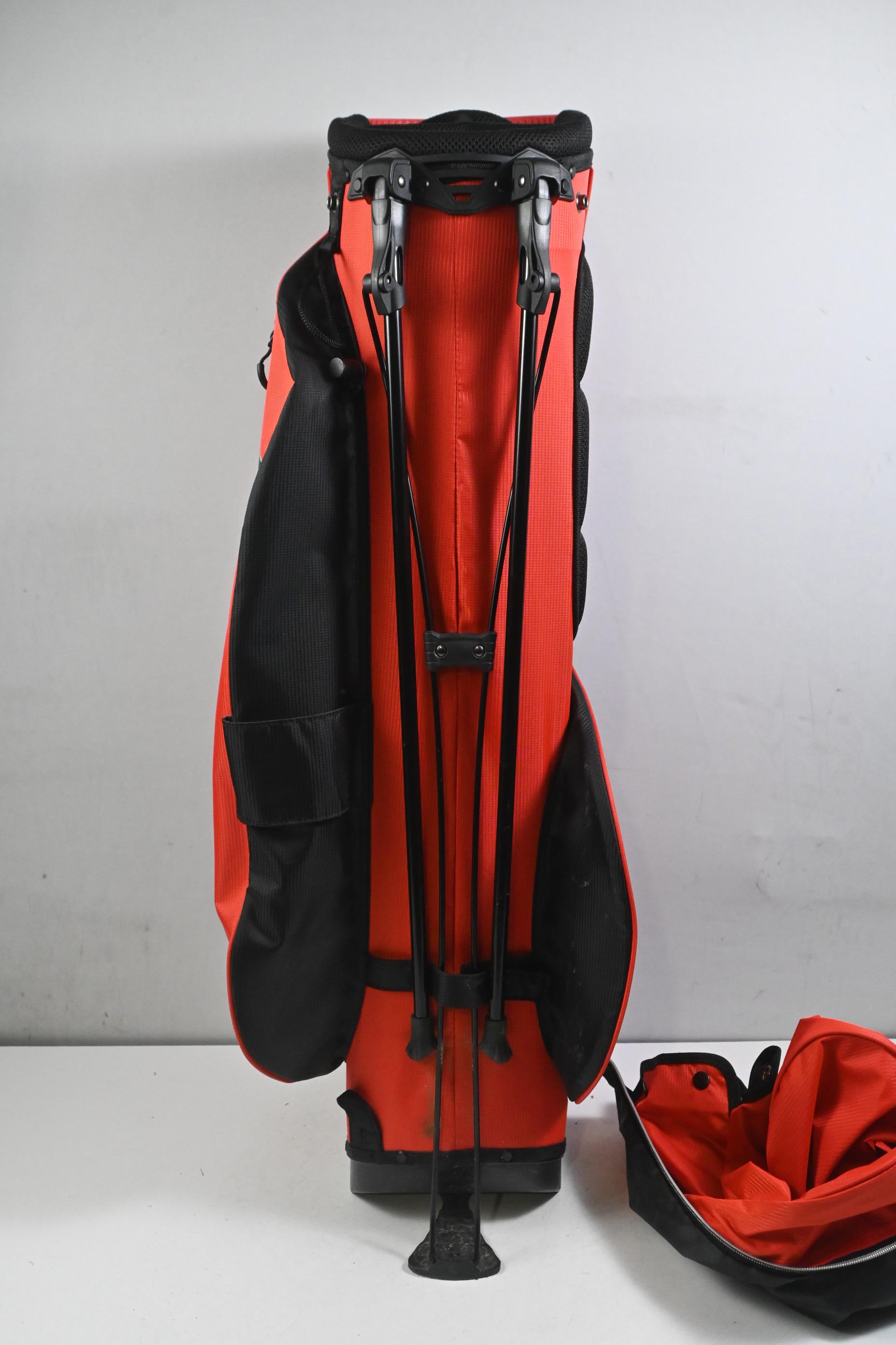Srixon Stand Bag / 4-Way Divider / Red & Black