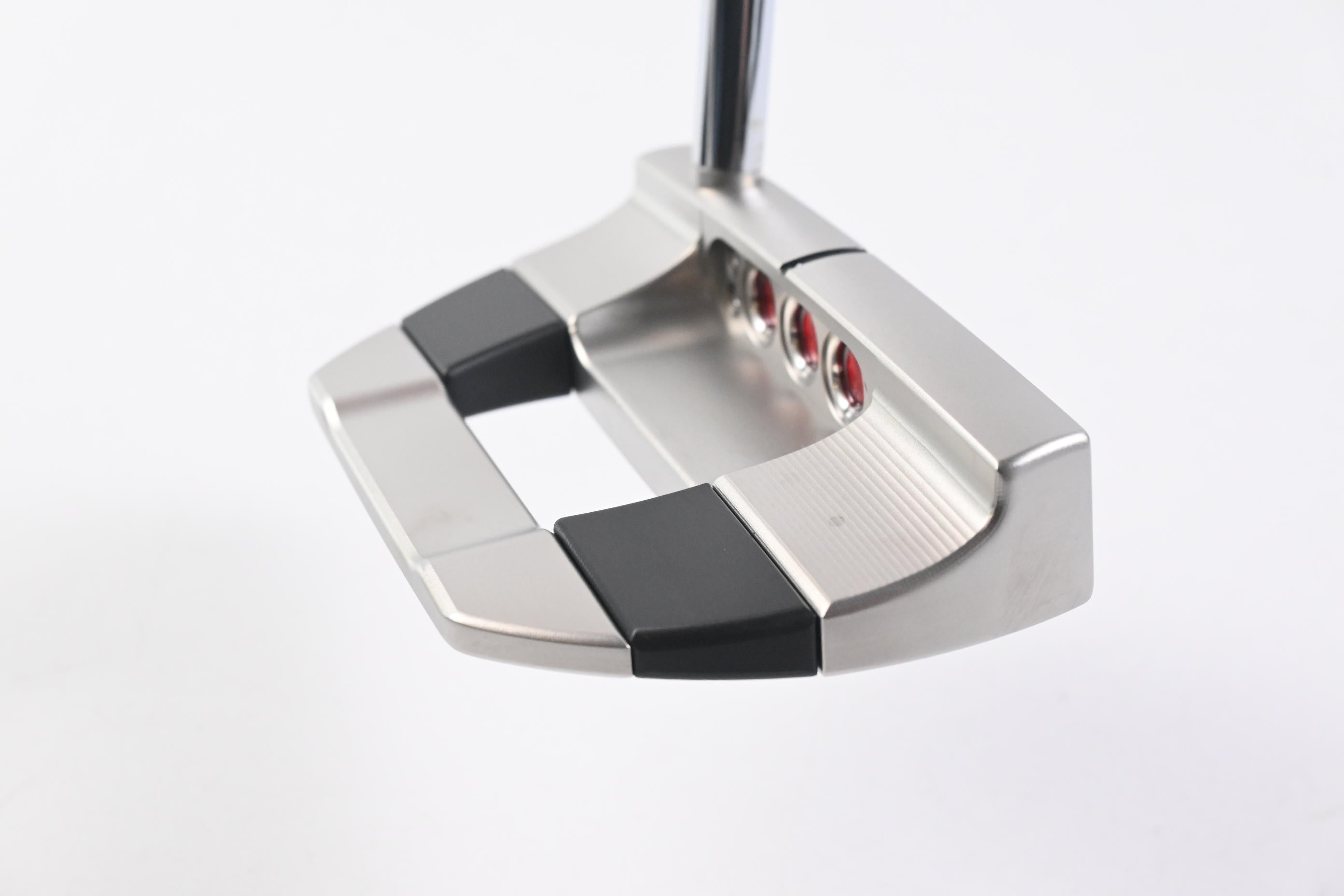 Scotty Cameron 2025 Studio Style Fastback Putter / 33 Inch
