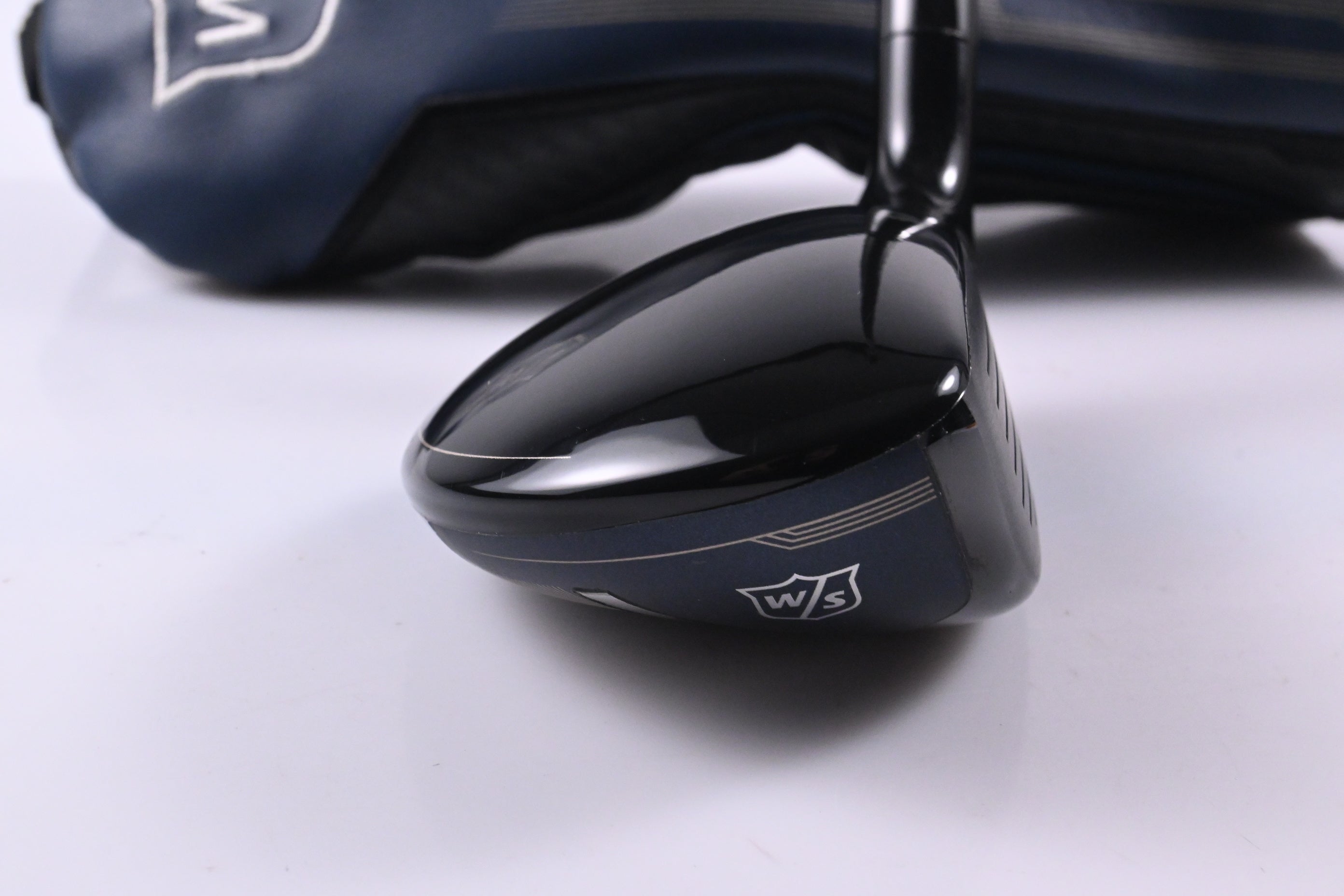 Wilson Staff D9 #2 Hybrid / 17 Degree / Regular Flex Helium Black 66g Shaft