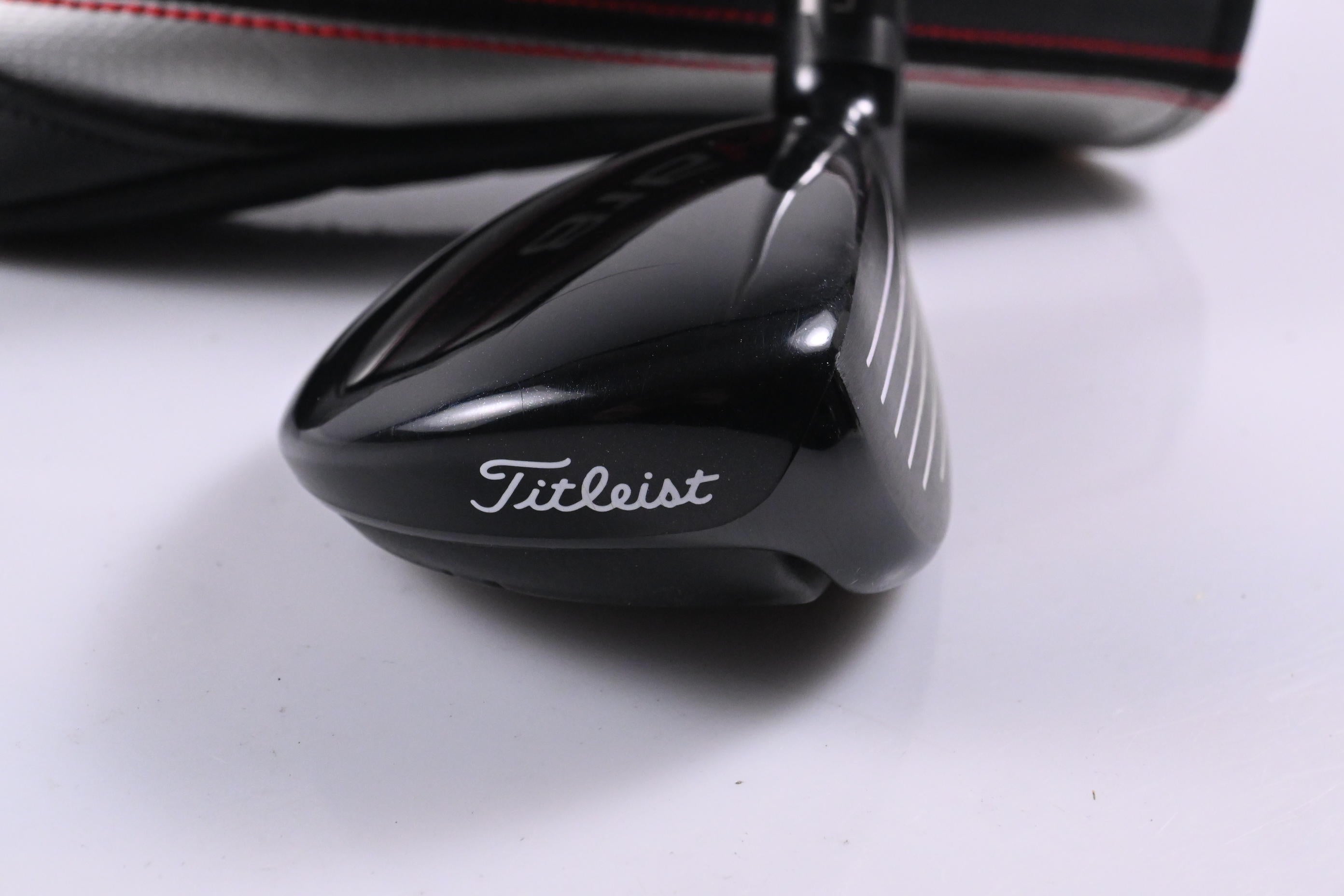 Titleist 915H #2 Hybrid / 18 Degree / Stiff Flex Aldila Rogue Silver 85 Shaft