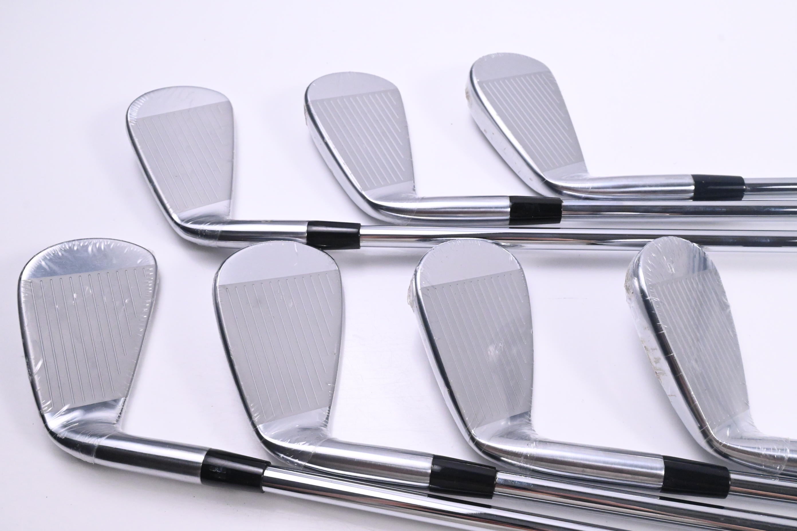 Mizuno Pro 245 Irons / 4-PW / Regular Flex Dynamic Gold 100 R300 Shafts