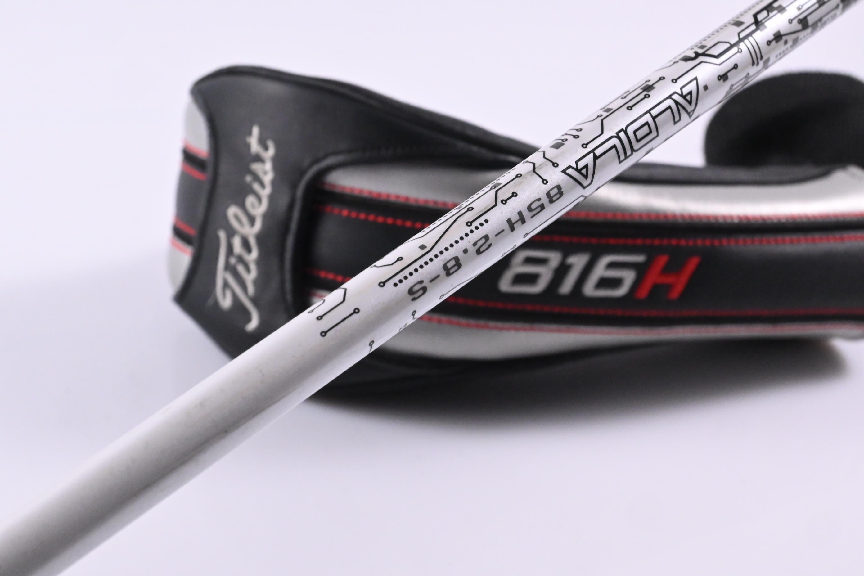 Titleist 915H #2 Hybrid / 18 Degree / Stiff Flex Aldila Rogue Silver 85 Shaft