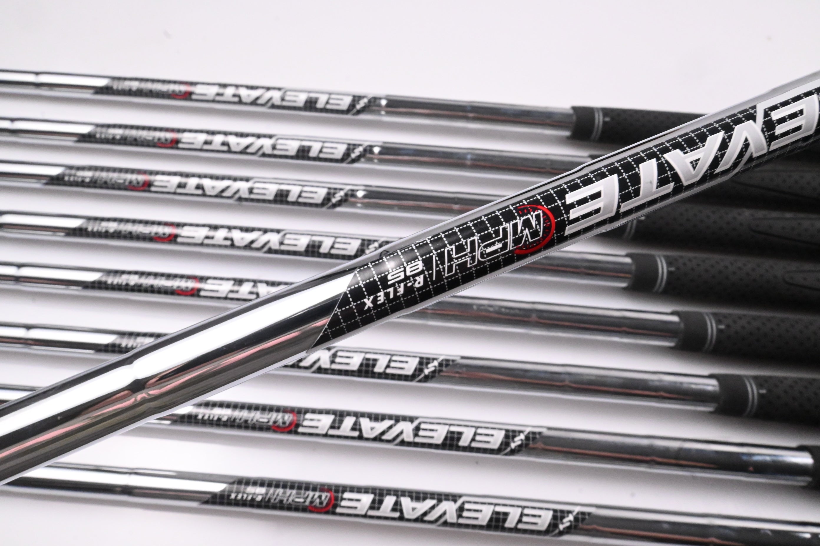 Callaway Paradym Irons / 4-PW+AW+52° / Regular Flex Elevate MPH 85 Shafts