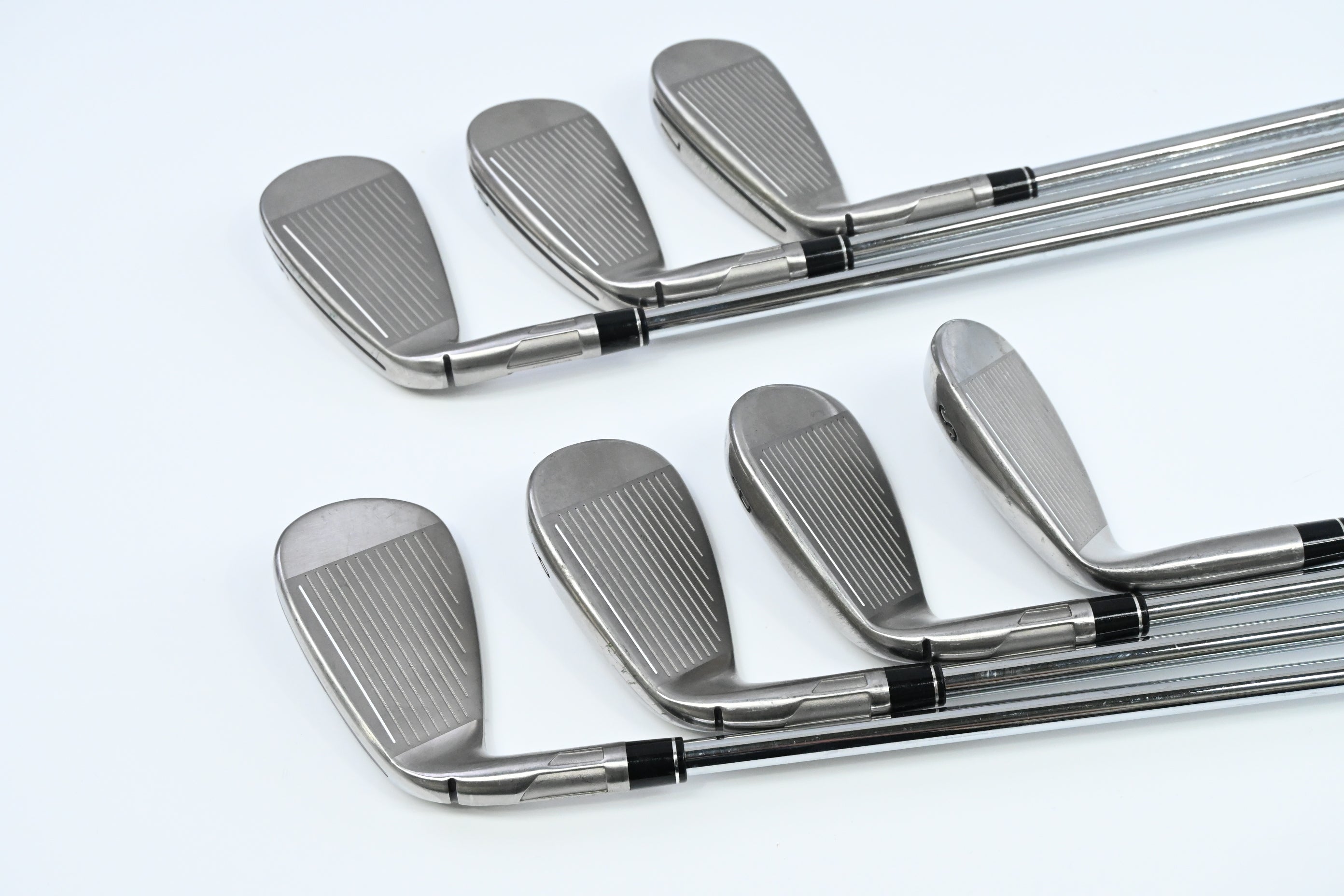 Taylormade SIM2 Max Irons / 5-PW+SW / Regular Flex KBS Max MT 85 Shafts
