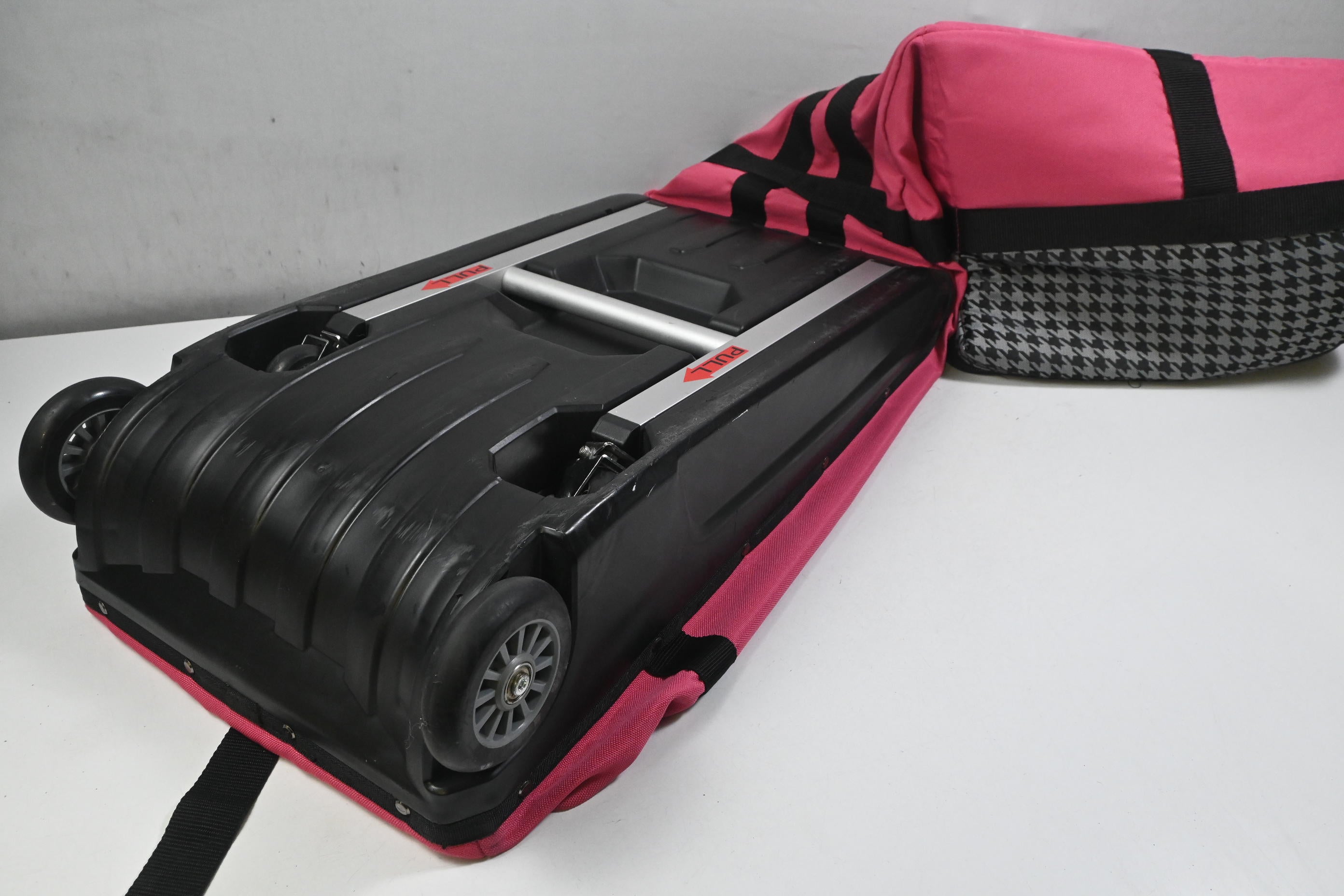 Sun Mountain Club Glider Wheeled Travel Cover / Pink & Grey