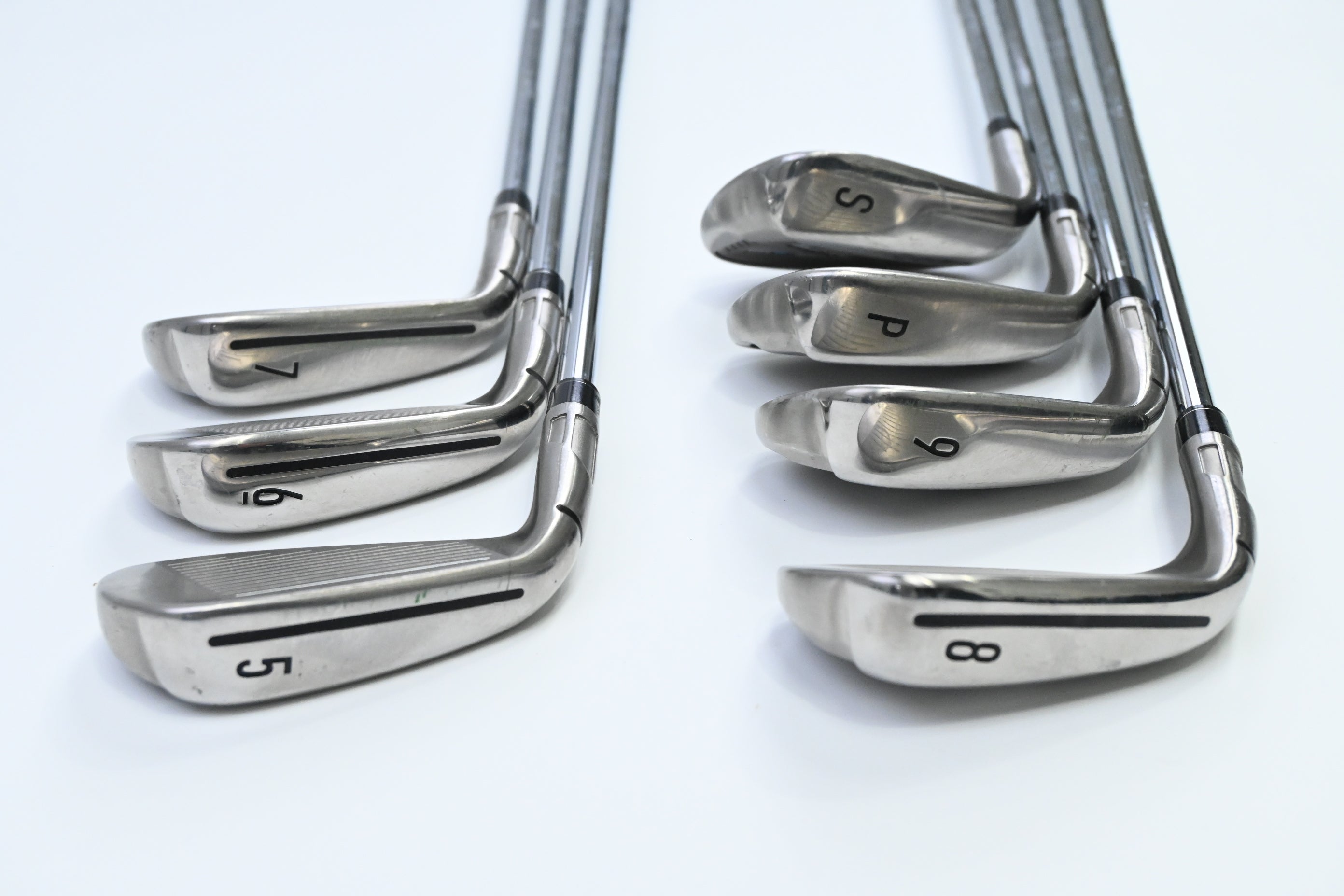 Taylormade SIM2 Max Irons / 5-PW+SW / Regular Flex KBS Max MT 85 Shafts