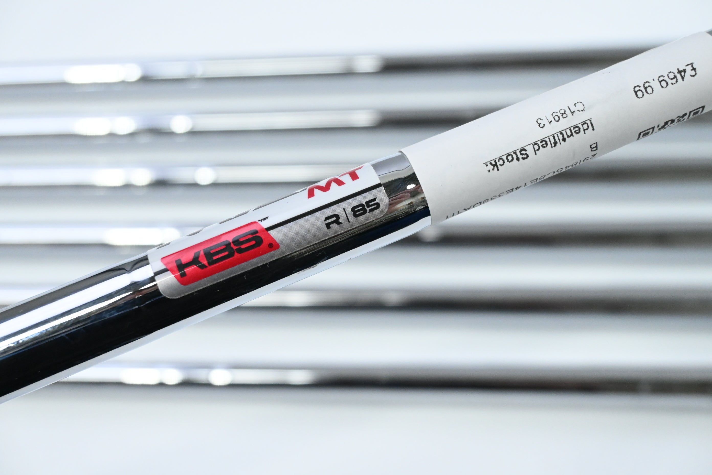 Taylormade SIM2 Max Irons / 5-PW+SW / Regular Flex KBS Max MT 85 Shafts