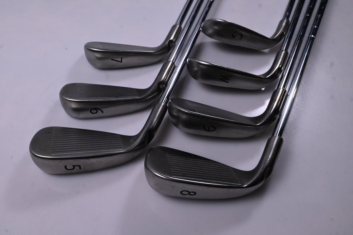 Ping G30 Irons / 5-PW+SW / Black Dot / Regular Flex Ping CFS Distance Shafts