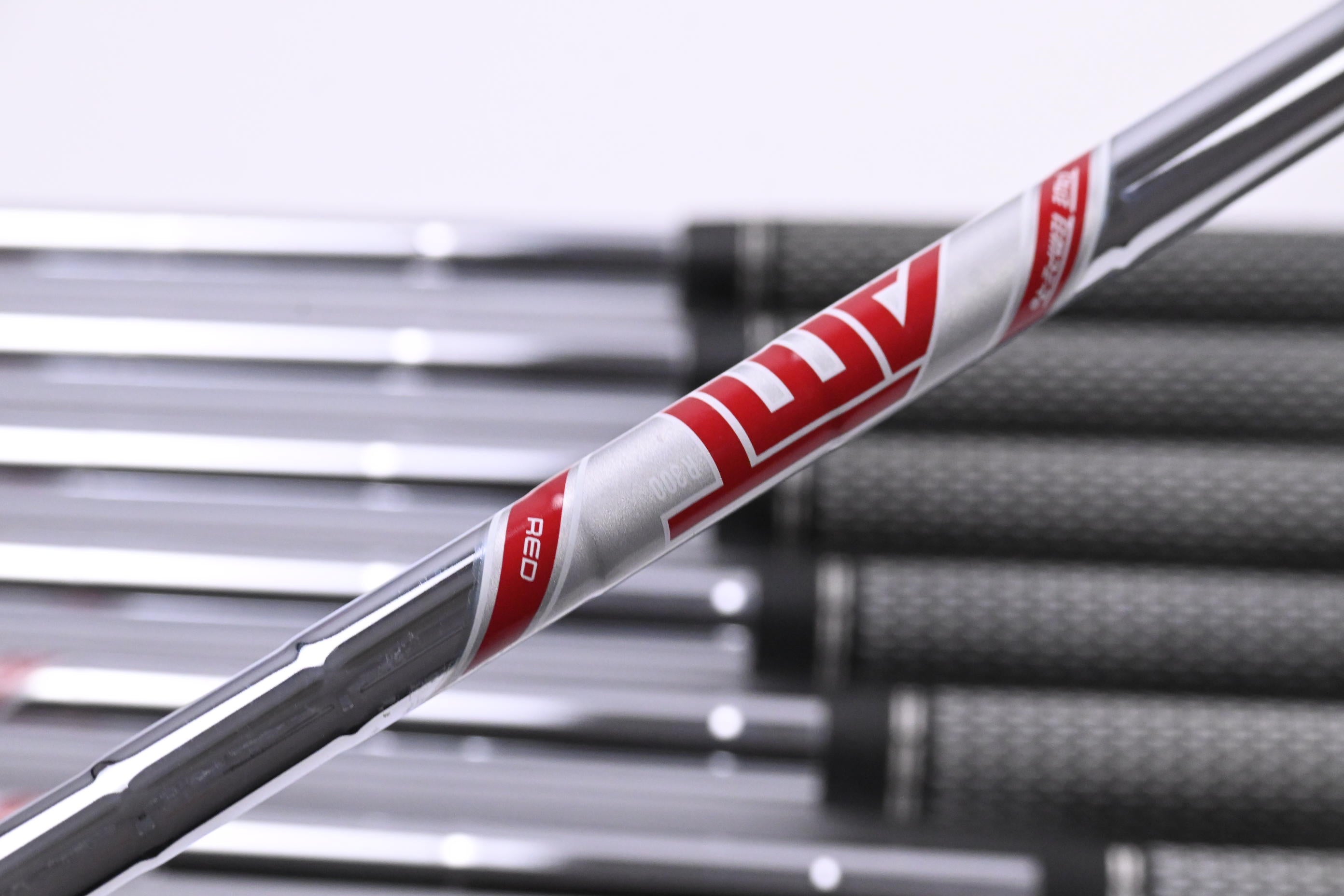 Titleist T350 Irons / 5-PW+48 / Regular Flex AMT Red R300 Shafts