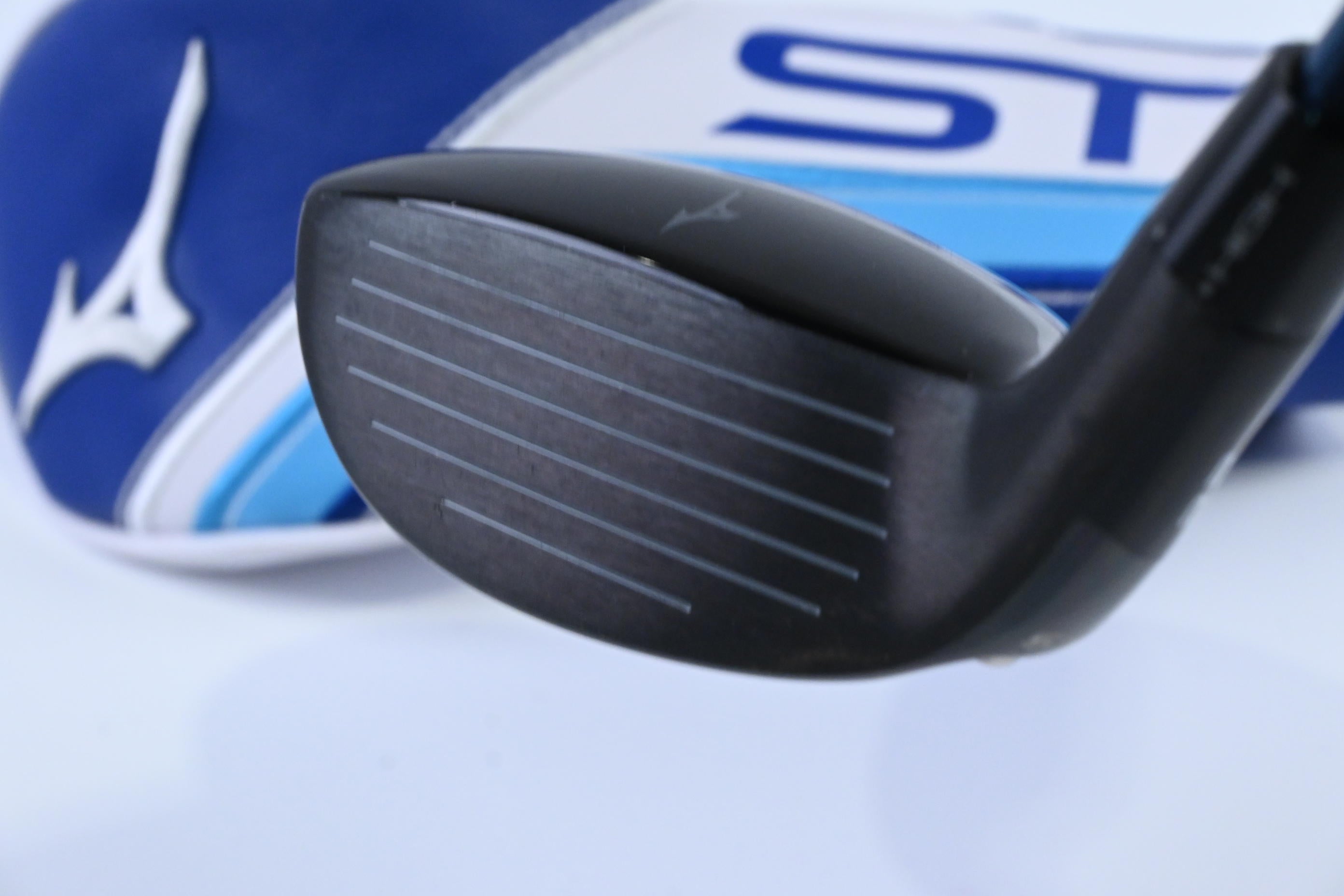 Mizuno ST-Max 230 #4 Hybrid / 22 Degree / Regular Flex UST Mamiya LIN-Q 75 Shaft