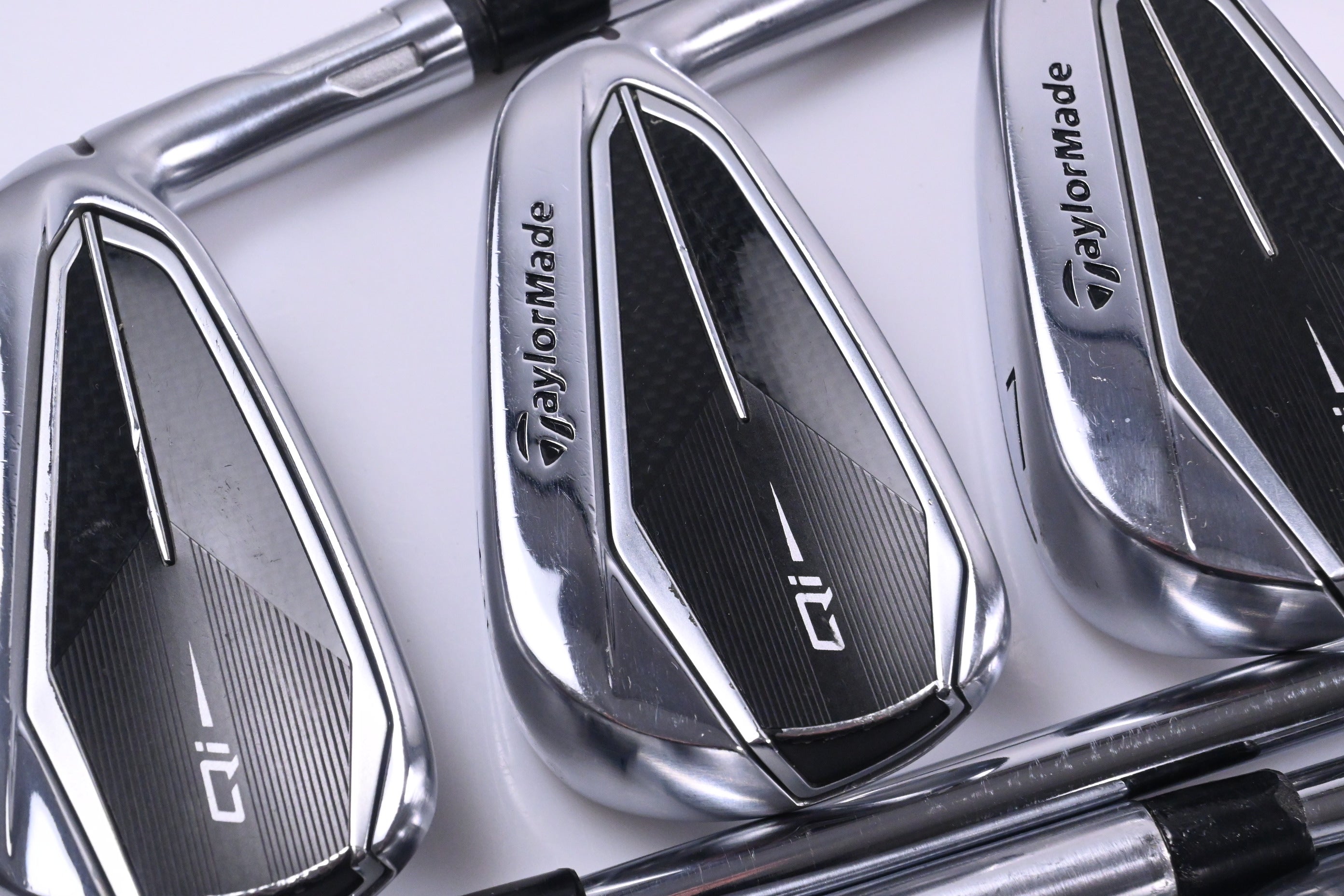 Taylormade Qi Irons / 5-PW+SW / Regular Flex KBS Tour Lite Shafts