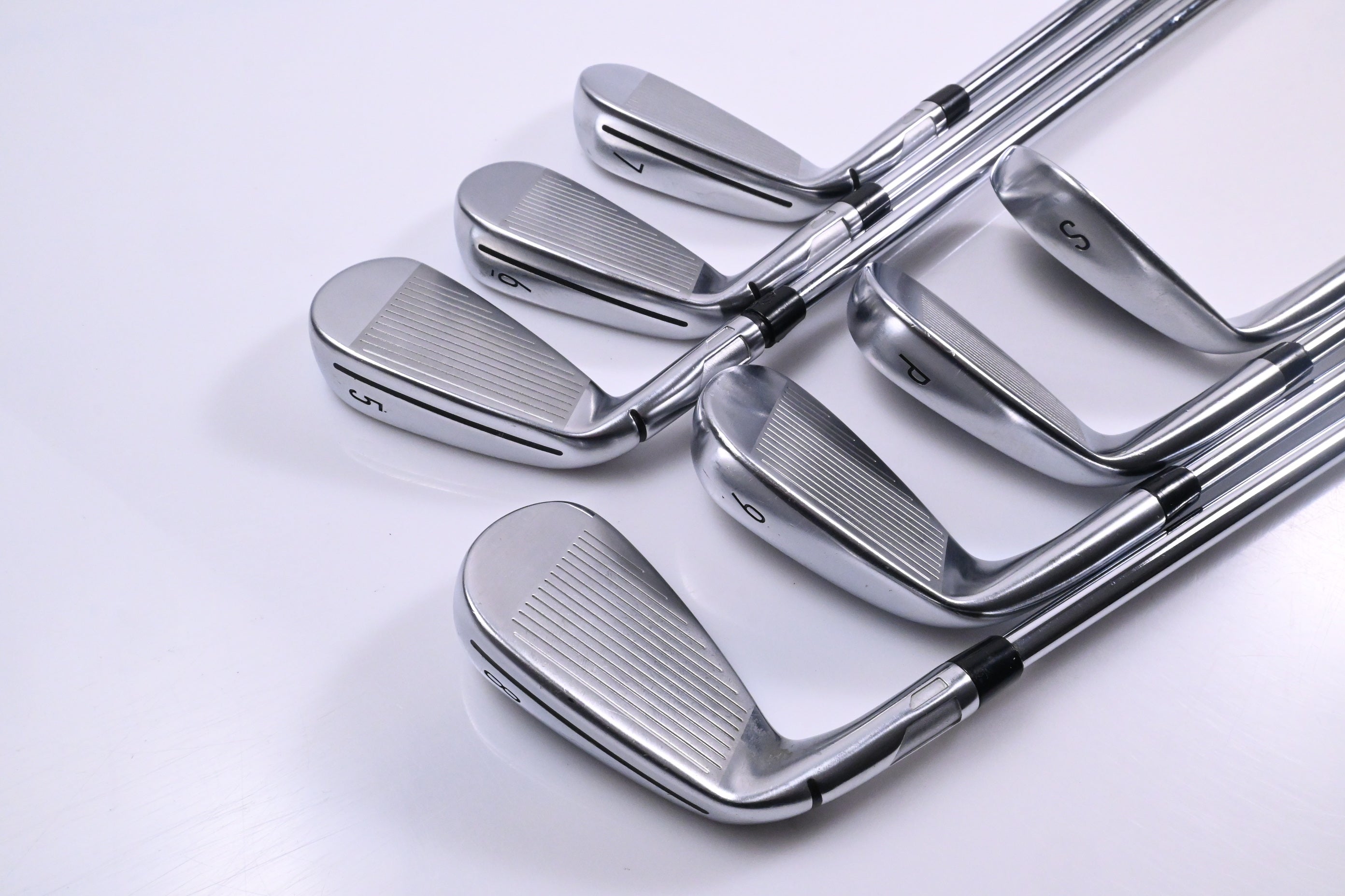 Taylormade Qi Irons / 5-PW+SW / Regular Flex KBS Tour Lite Shafts