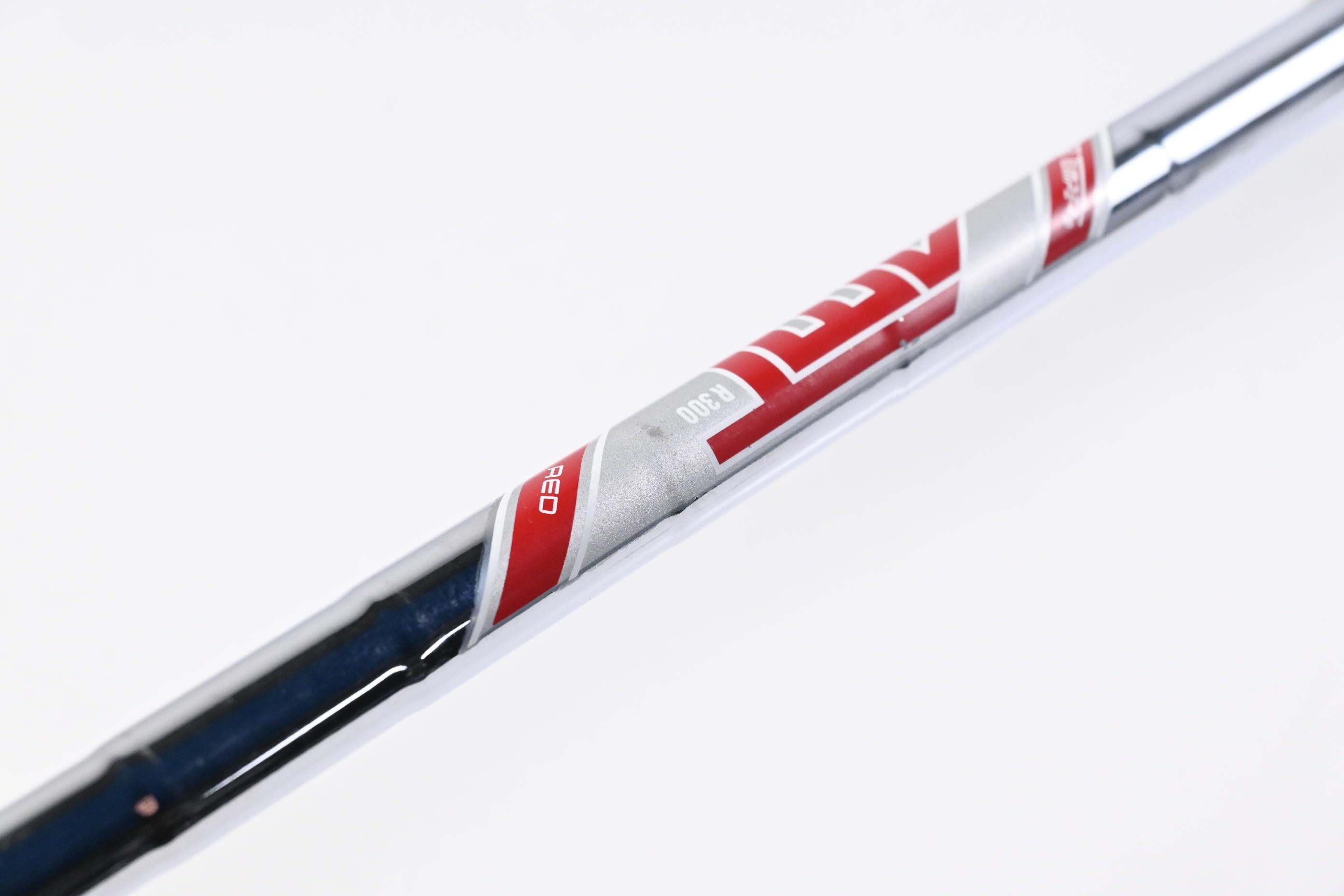 Titleist T300 2019 #7 Iron / Regular Flex AMT Red R300 Steel Shaft