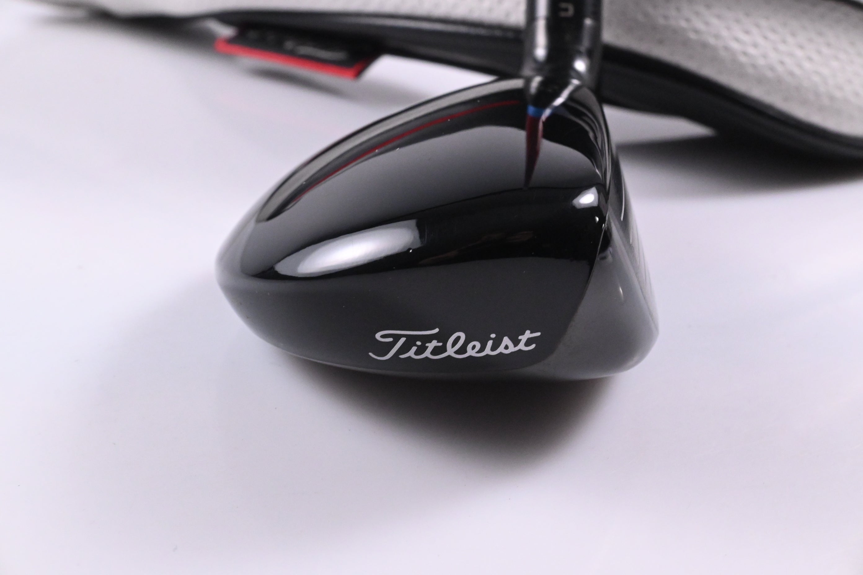 Titleist GT2 #3 Hybrid / 18 Degree / Regular Flex Project X Denali Red 60 Shaft
