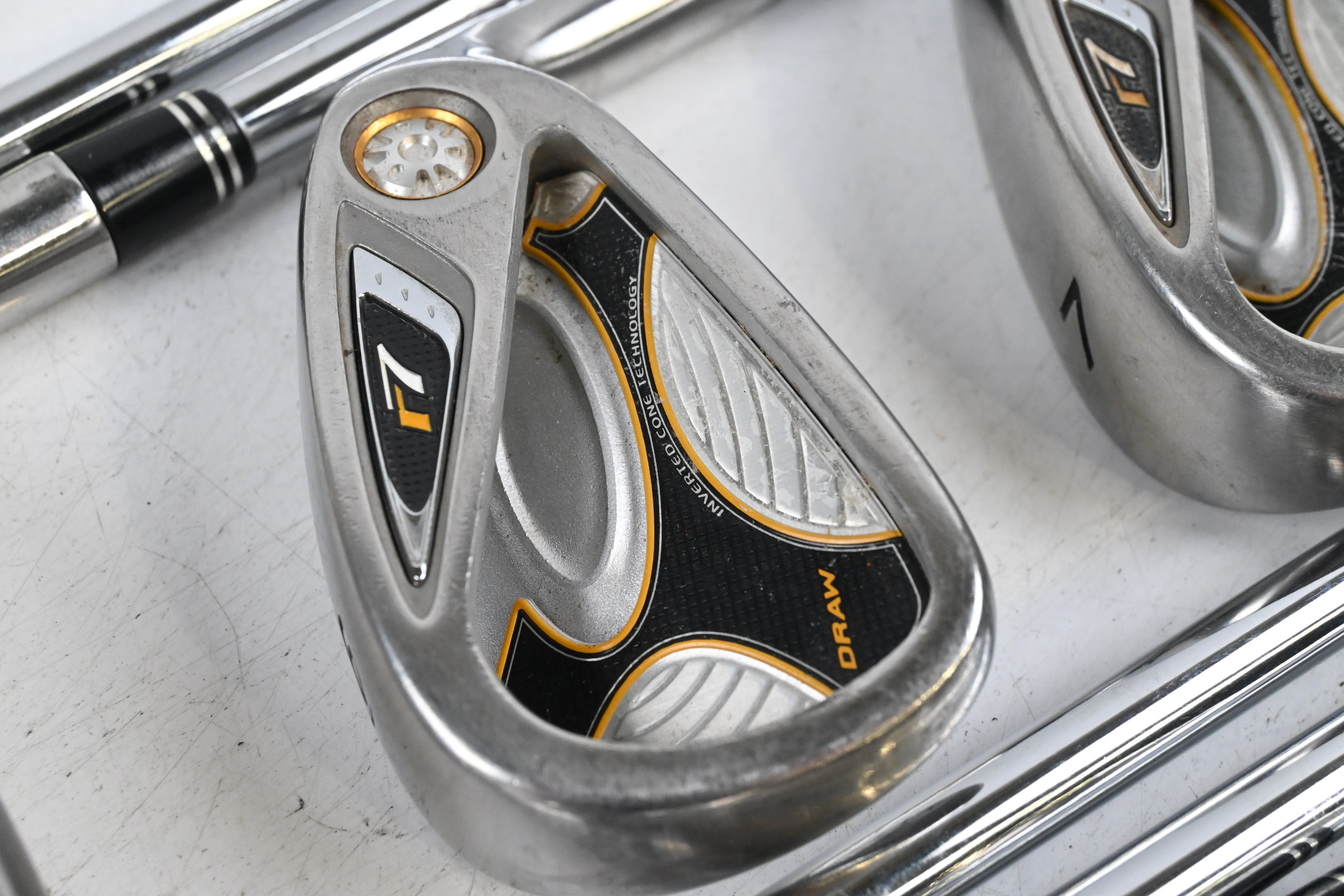 Taylormade R7 Draw Irons / 4-PW+SW / Regular Flex T-Step 90 Shafts