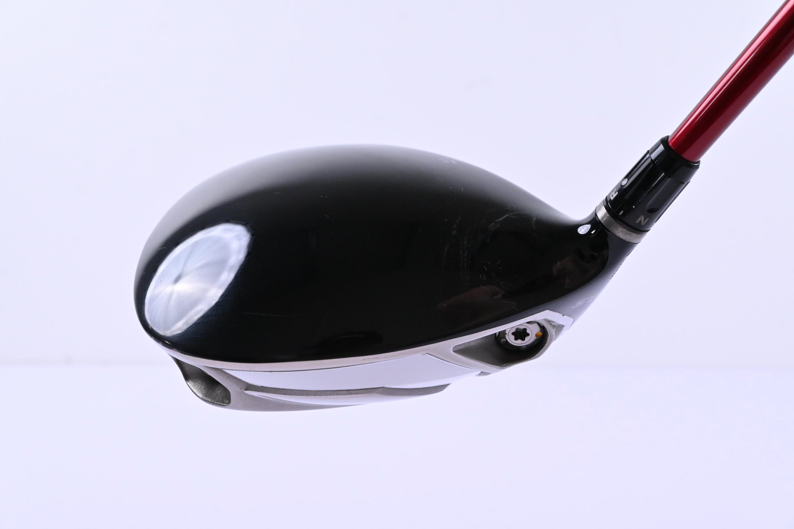 Left Hand Taylormade R9 Driver / 10.5 Degree / Regular Flex Fujikura Motore 65