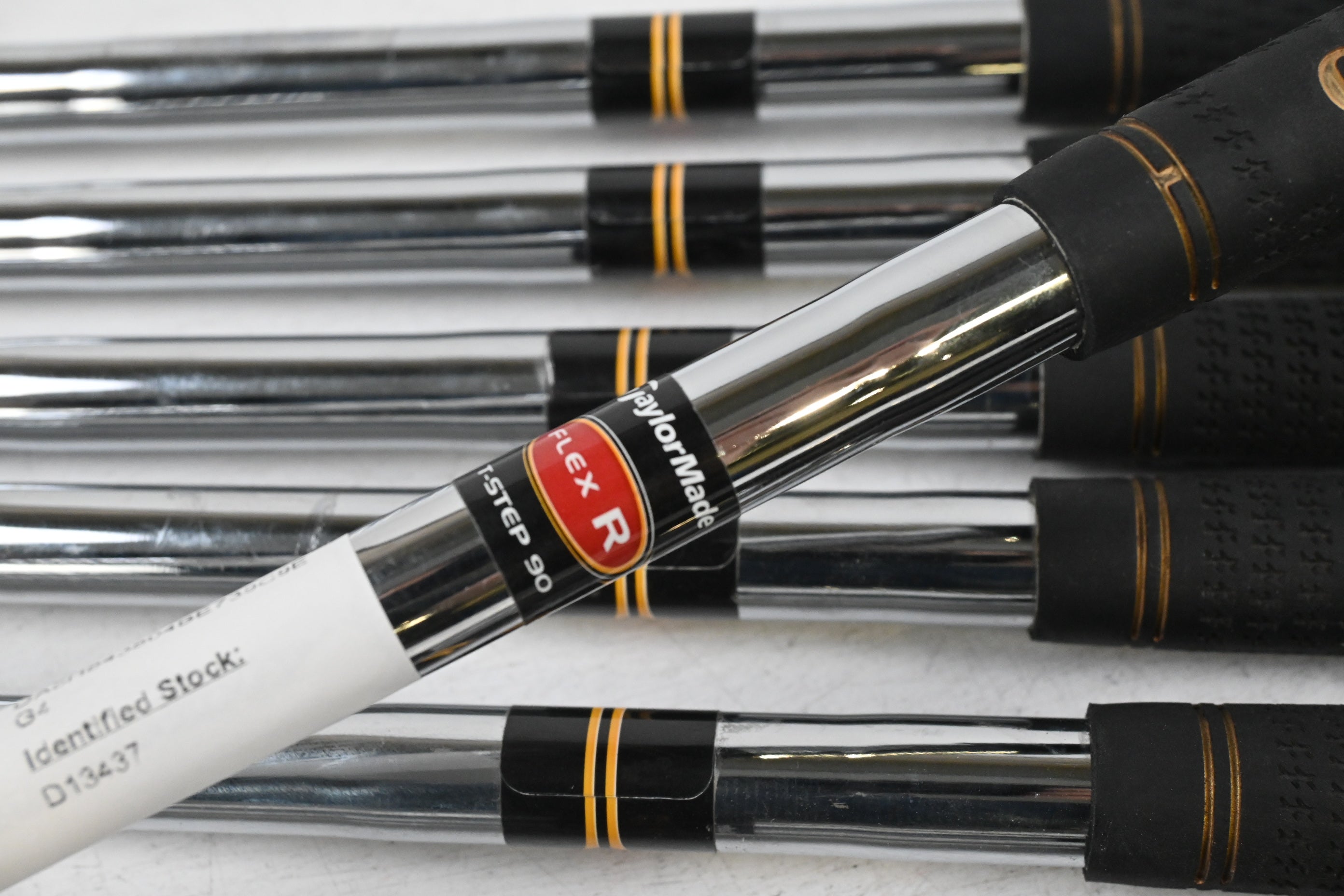 Taylormade R7 Draw Irons / 4-PW+SW / Regular Flex T-Step 90 Shafts