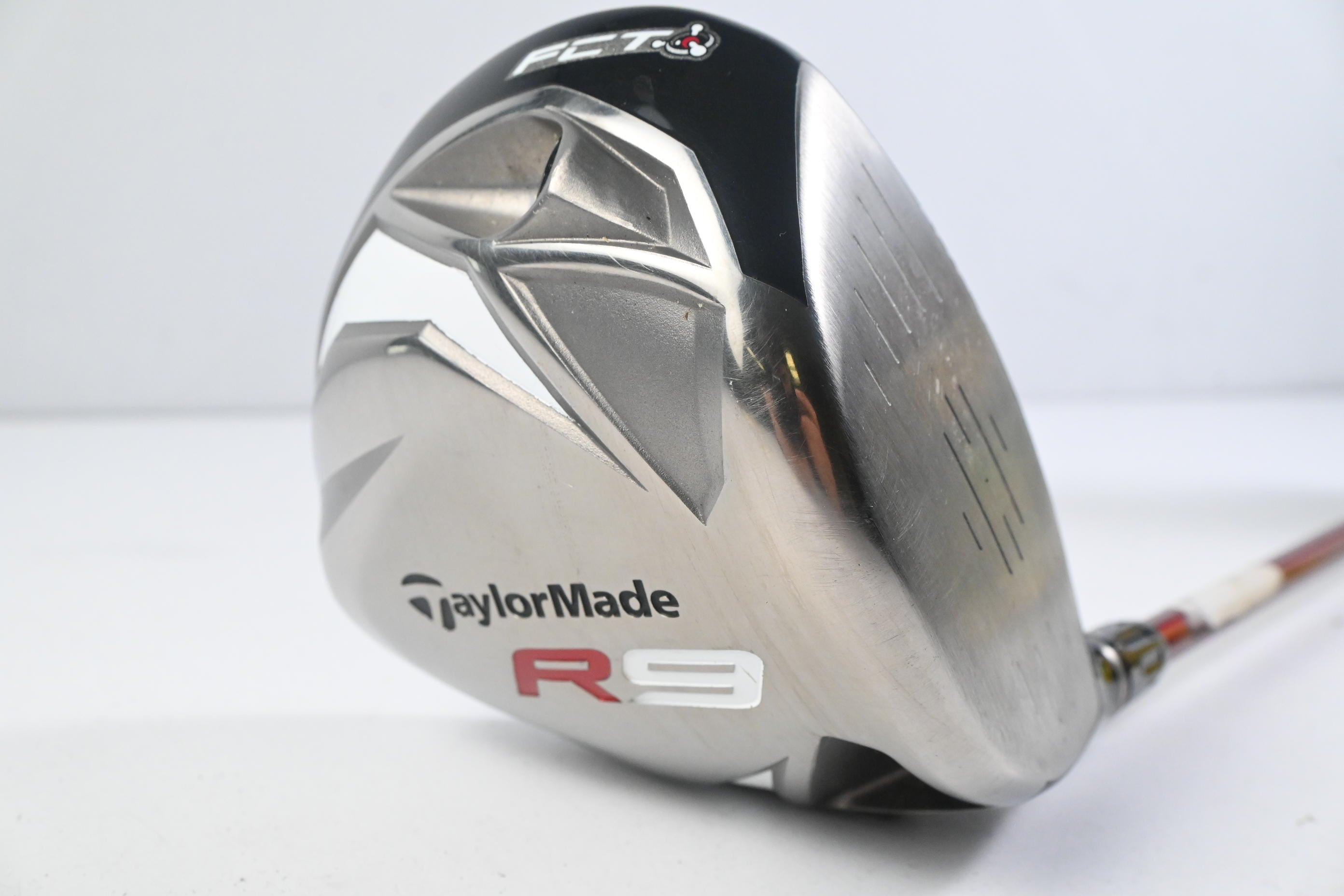 Taylormade R9 Driver / 9.5 Degree / Stiff Flex Fujikura Motore 65 Shaft