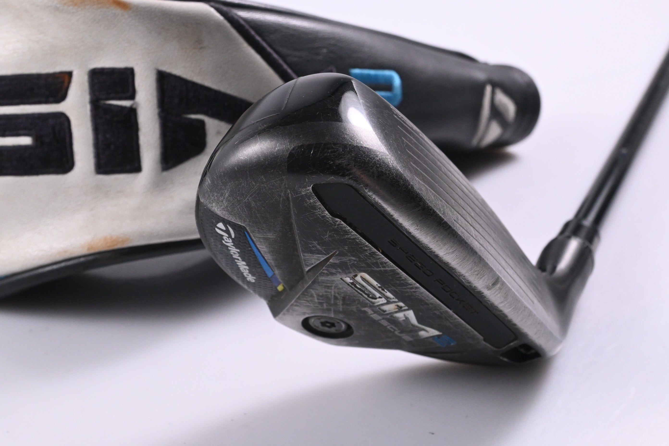 Taylormade SIM2 #3 Hybrid / 19.5 Degree / Stiff Flex Tensei AV Raw Blue 80 Shaft