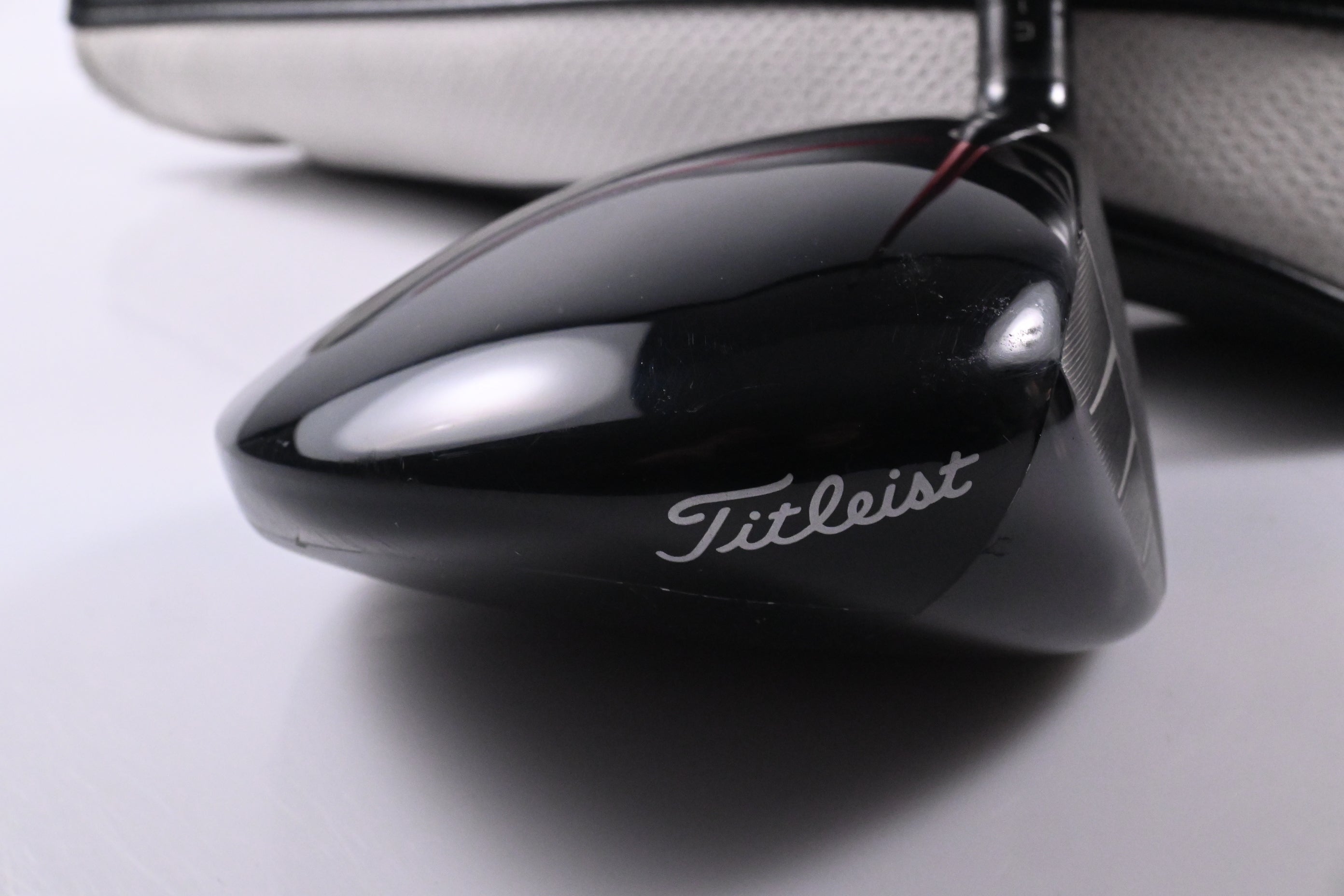 Titleist GT2 Driver / 10 Degree / Regular Flex Project X Denali Red 50 Shaft