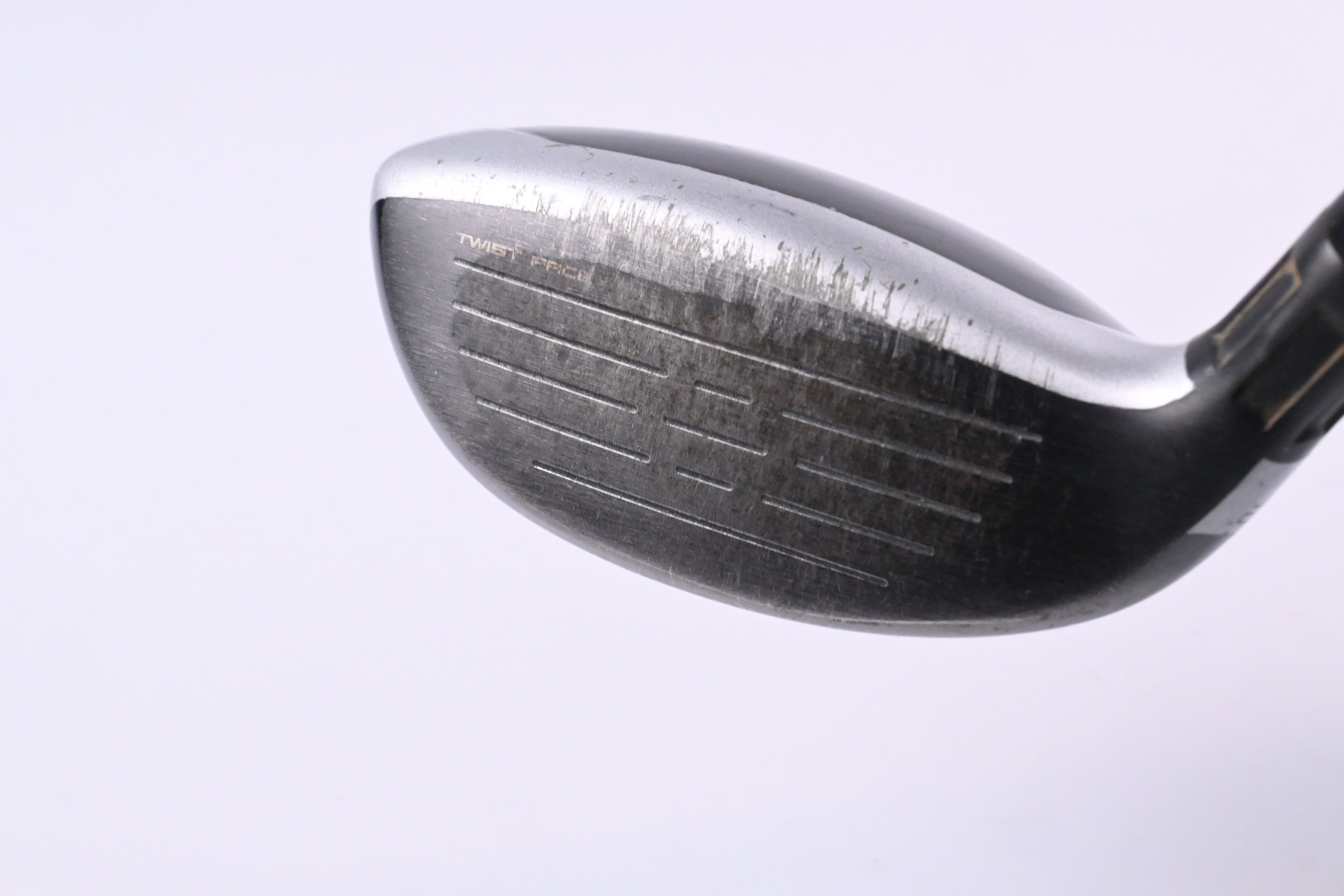 Taylormade M6 #4 Hybrid / 22 Degree / Regular Flex Fujikura Atmos Orange 6