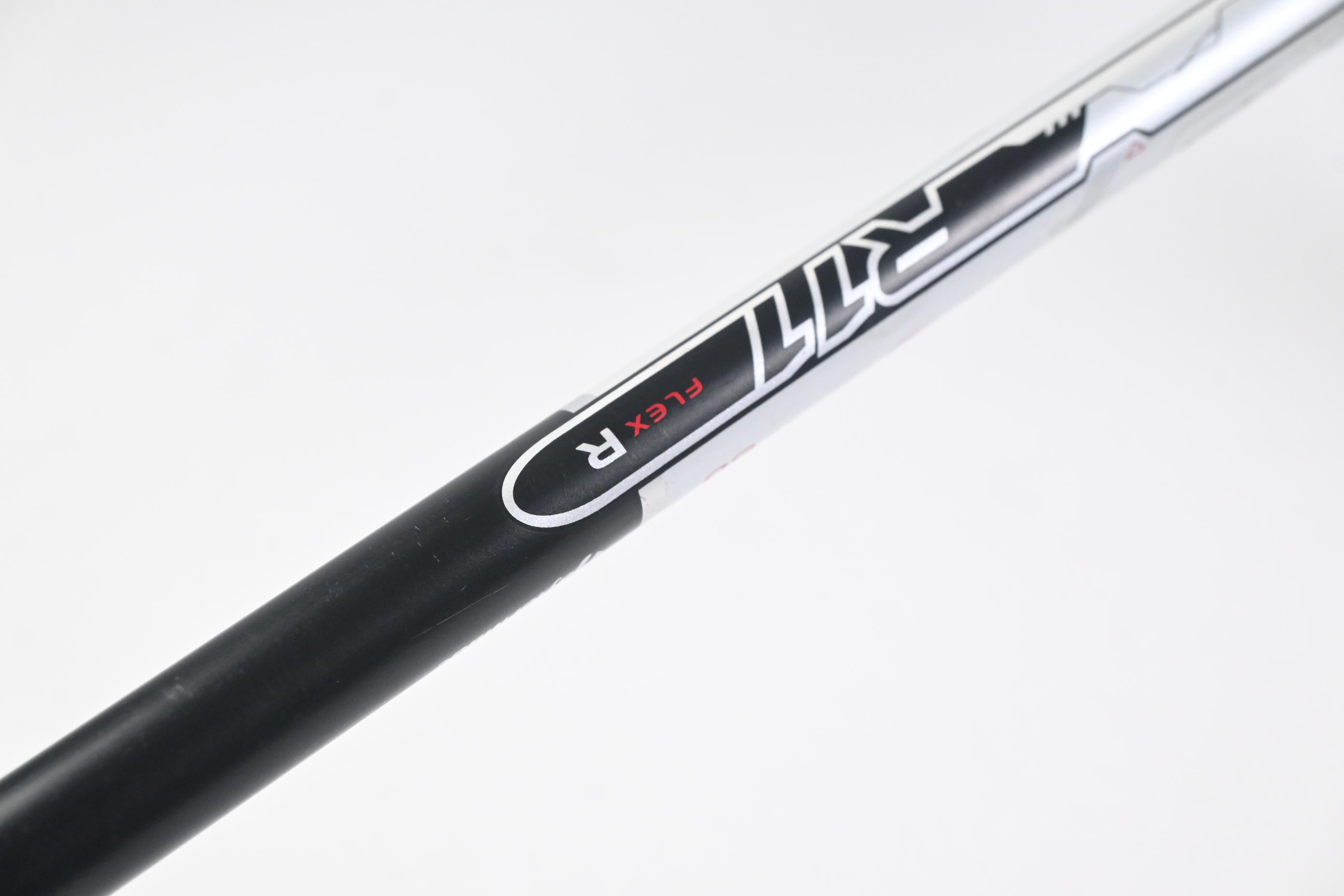 Taylormade R11 Driver / 10.5 Degree / Regular Flex R11 Blur 60 Shaft
