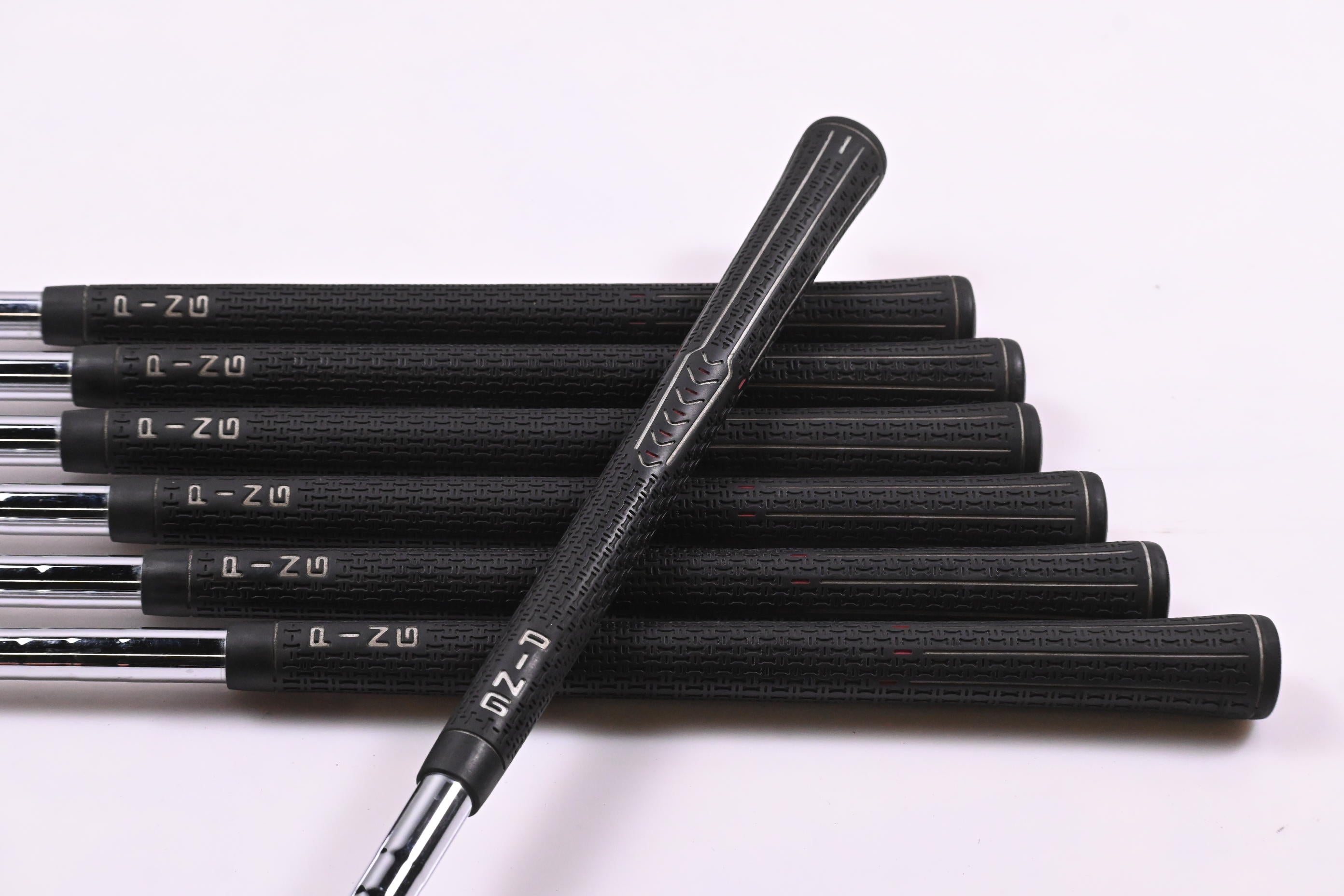 Ping G15 Irons / 5-PW+SW / Green Dot / Regular Flex Ping AWT Shafts