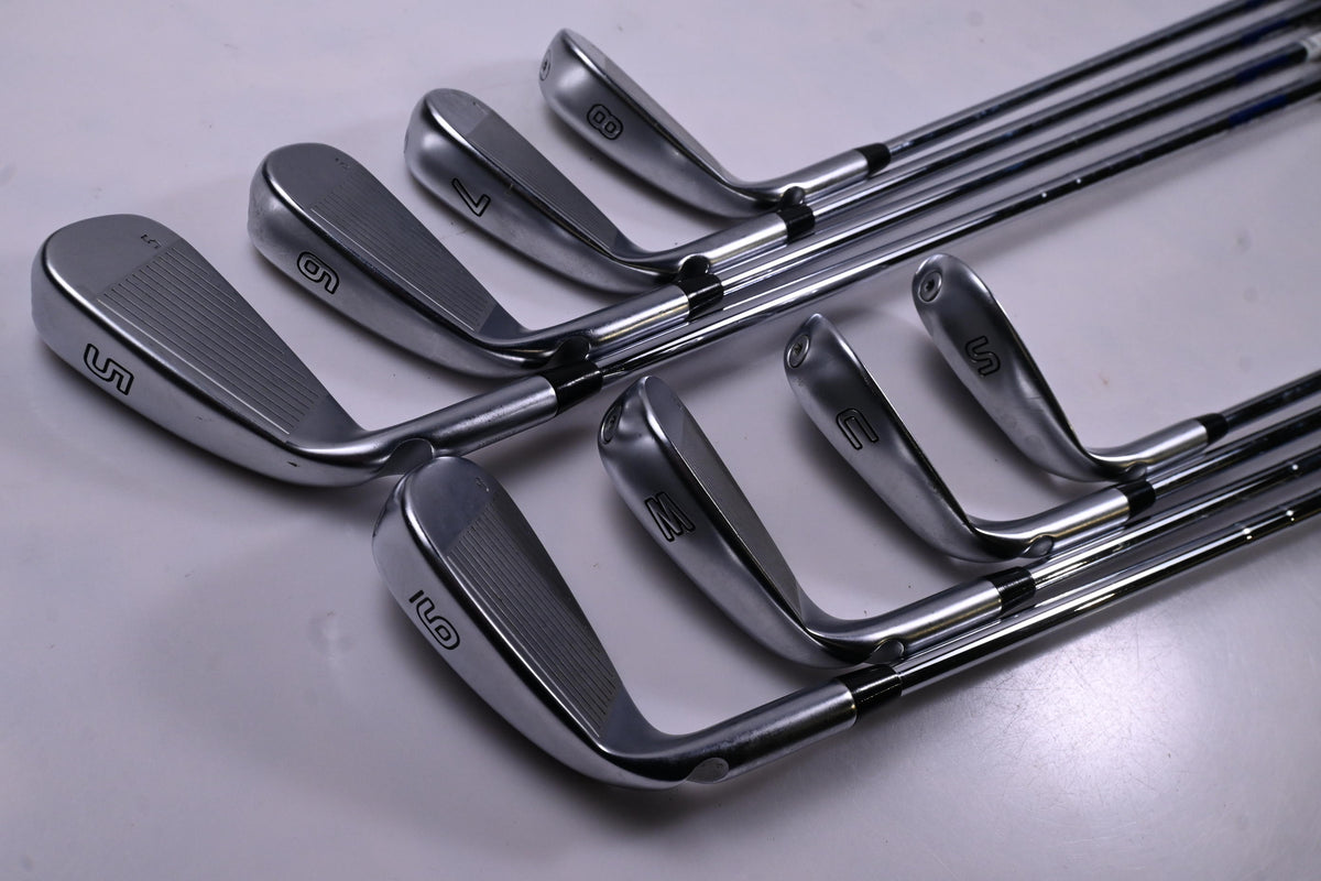 Ping G425 Irons / 5-PW+GW+SW / Blue Dot / Stiff Flex Ping AWT 2.0 Shafts