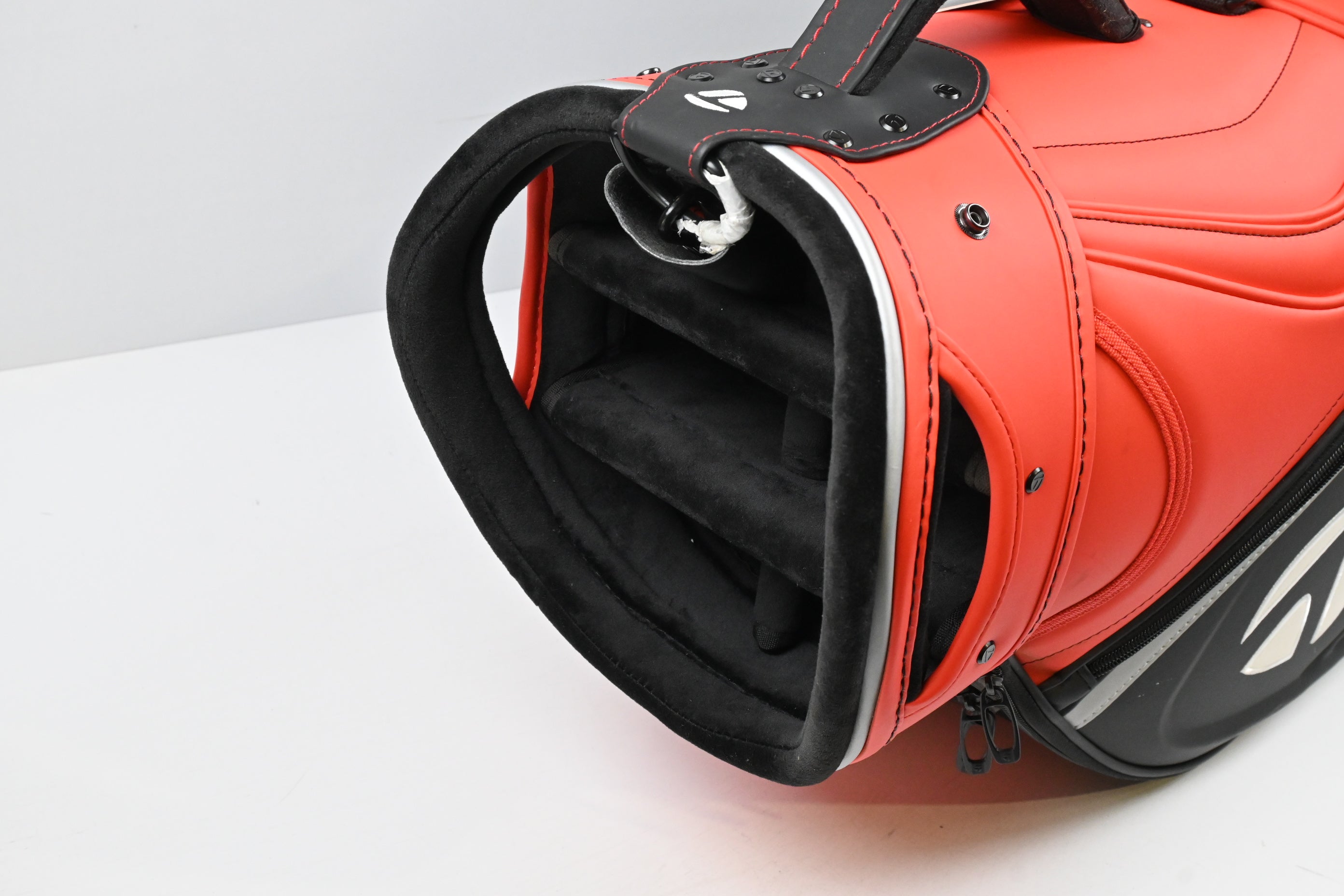 Taylormade Tour Bag / 6-Way Divider / Red, White, Black