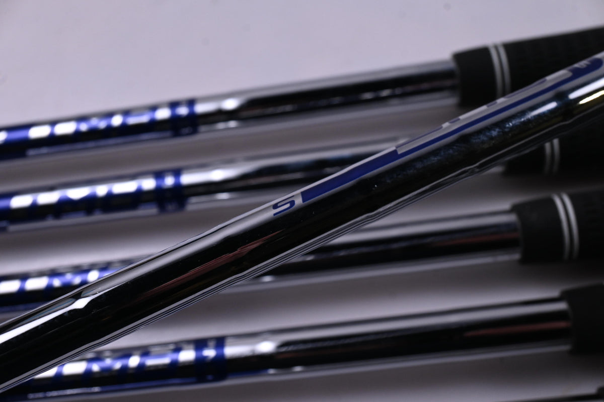 Ping G425 Irons / 5-PW+GW+SW / Blue Dot / Stiff Flex Ping AWT 2.0 Shafts