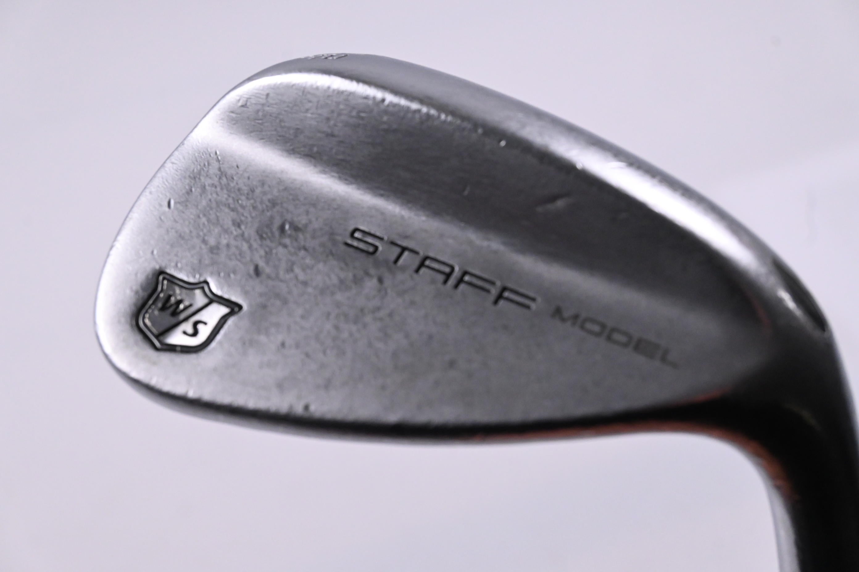 Wilson Staff Model Gap Wedge / 52 Degree / Stiff Flex Dynamic Gold S300 Shaft