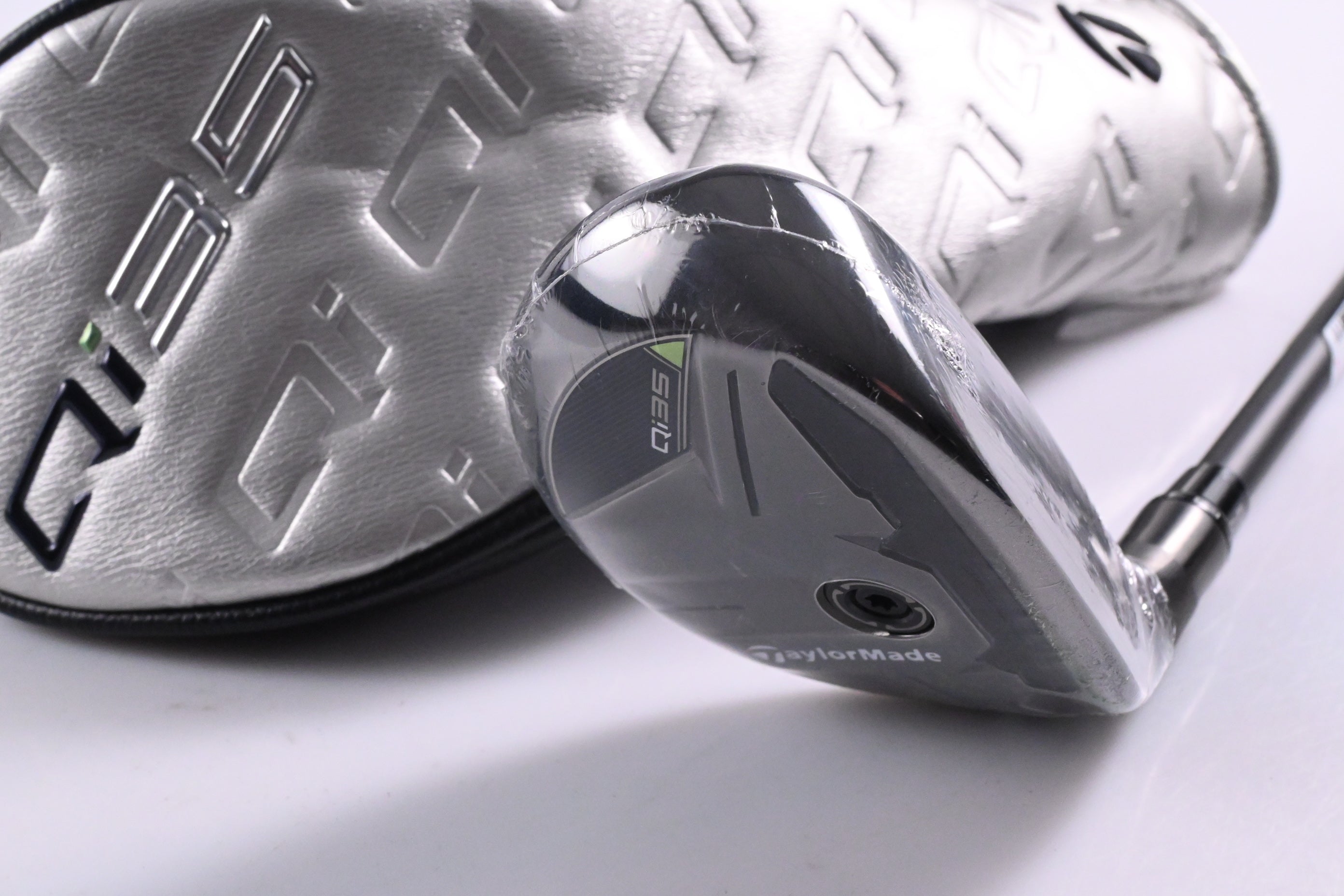 Taylormade Qi35 #4 Hybrid / 22 Degree / Regular Flex Fujikura Ventus Blue 6