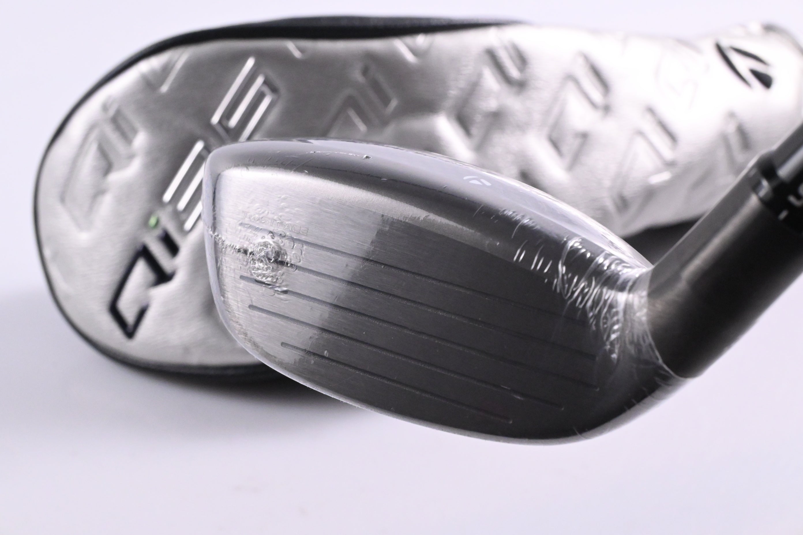 Taylormade Qi35 #4 Hybrid / 22 Degree / Regular Flex Fujikura Ventus Blue 6