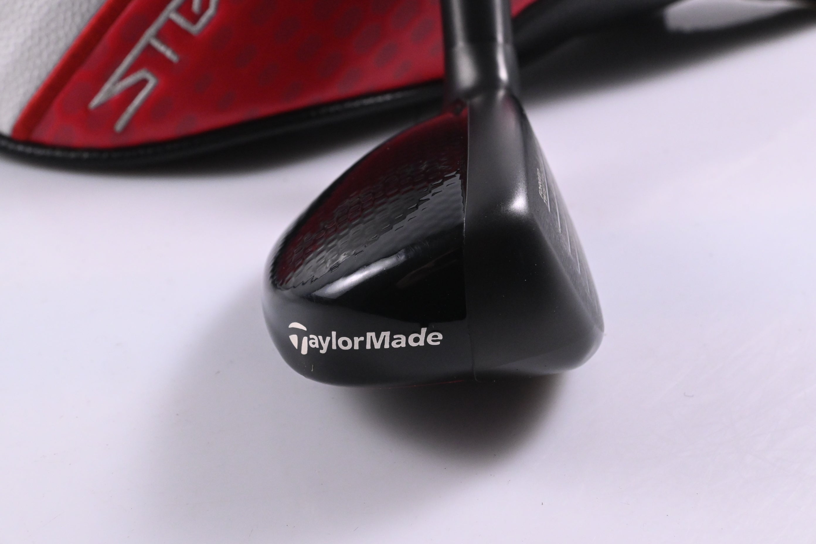 Taylormade Stealth 2 Plus #4 Hybrid / 22 Degree / Regular Flex Kai'li Red 75