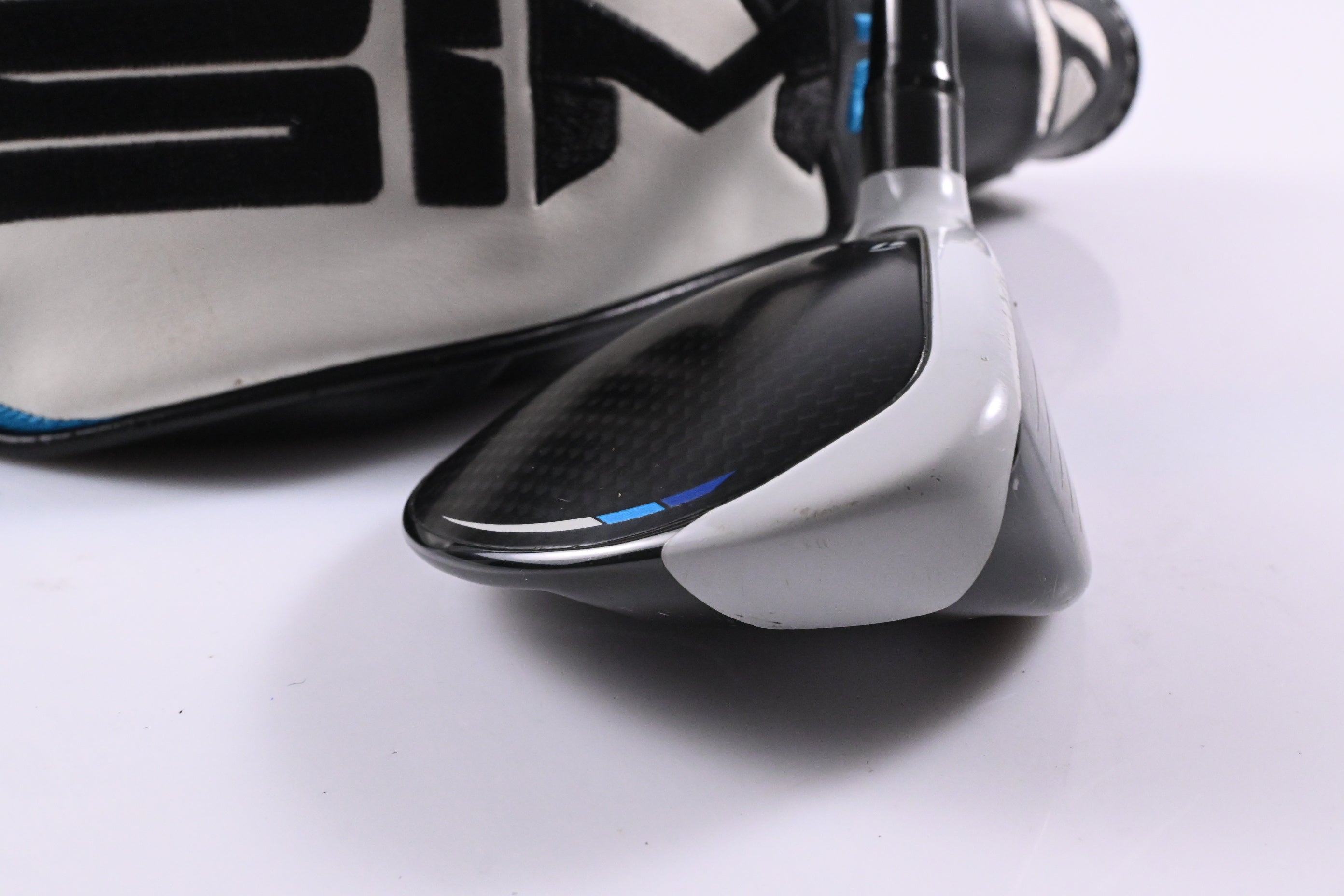 Taylormade SIM2 Ti #5 Wood / 19 Degree / X-Flex HZRDUS Smoke Blue RDX 70