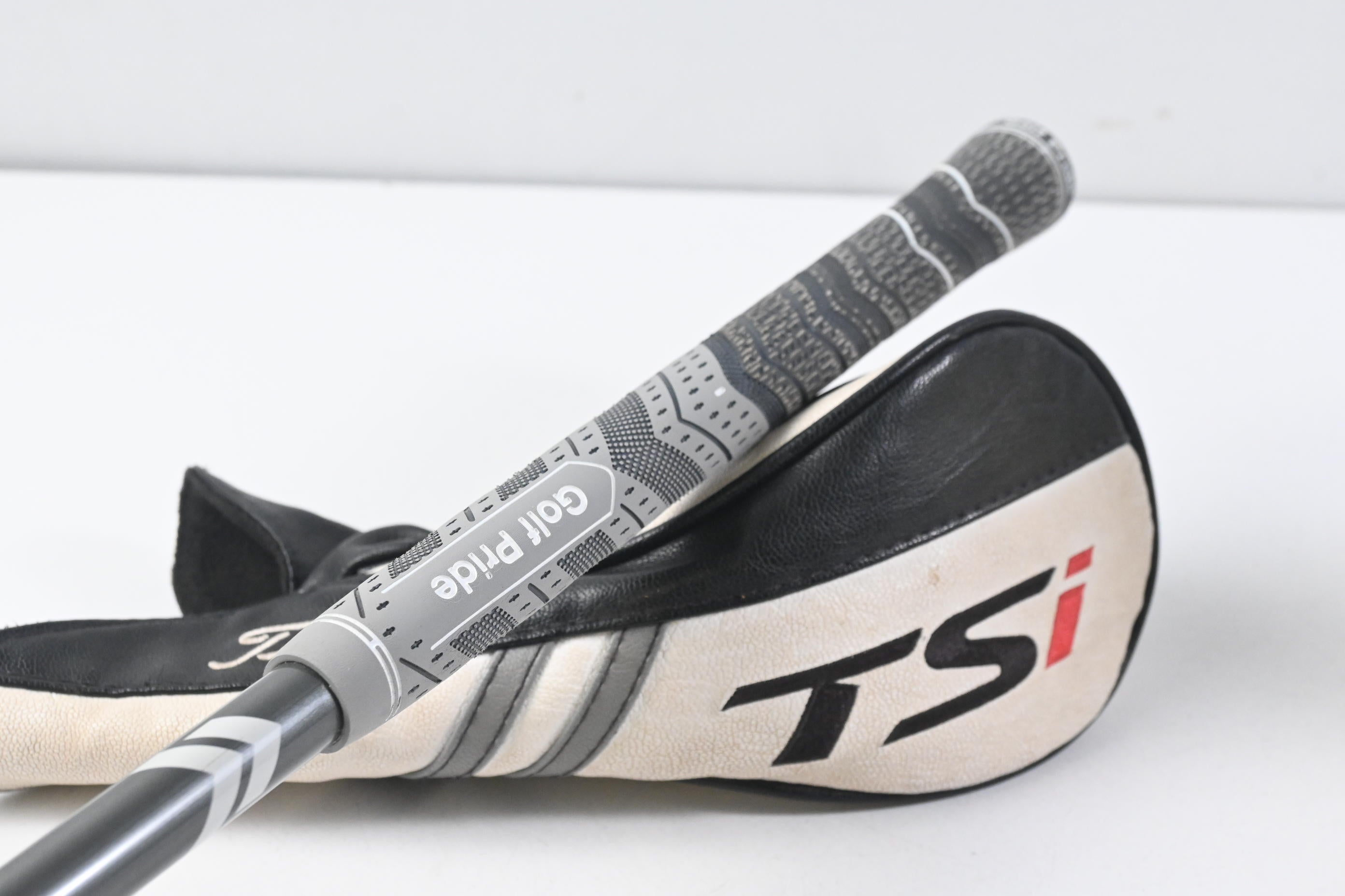 Titleist TSi3 #5 Wood / 18 Degree / Regular Flex Aldila Ascent 40 Shaft