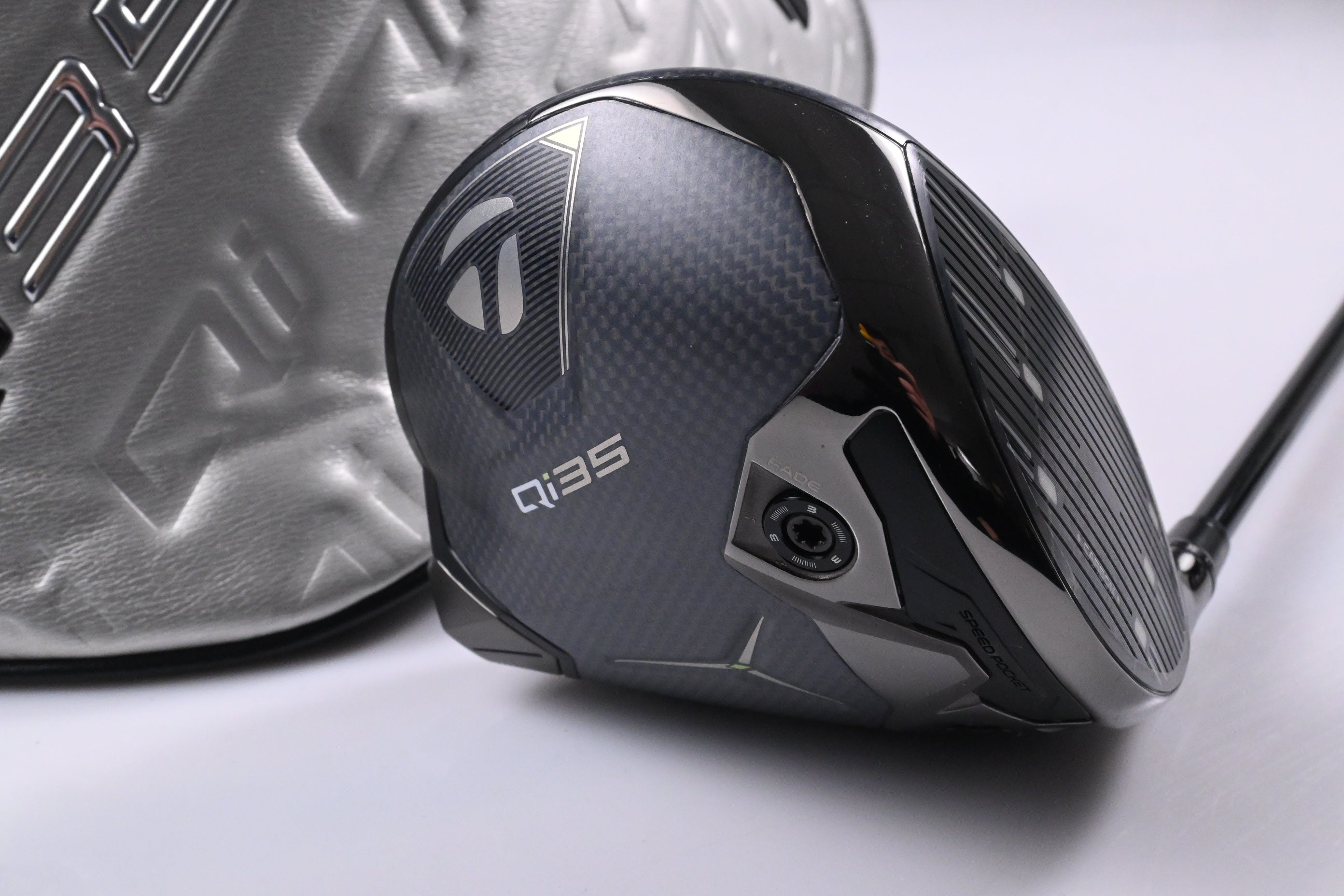 Taylormade Qi35 LS Driver / 9 Degree / Regular Flex Kai'li Red 60 Shaft